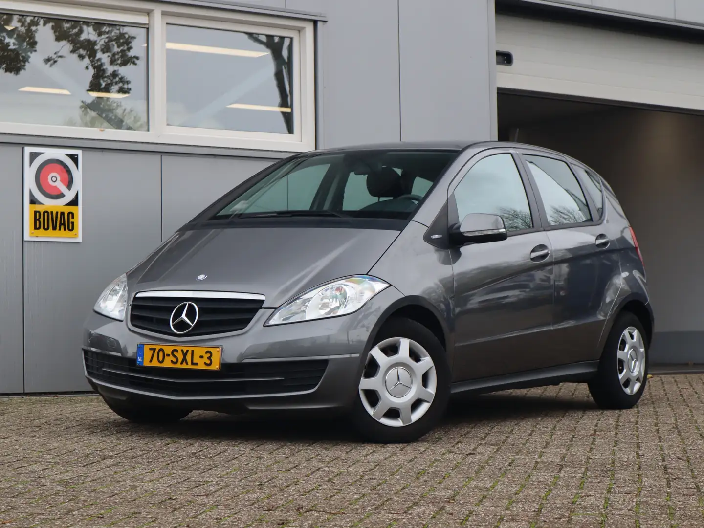 Mercedes-Benz A 160 BlueEFFICIENCY Business Class / Eerste eigenaar / Gris - 1
