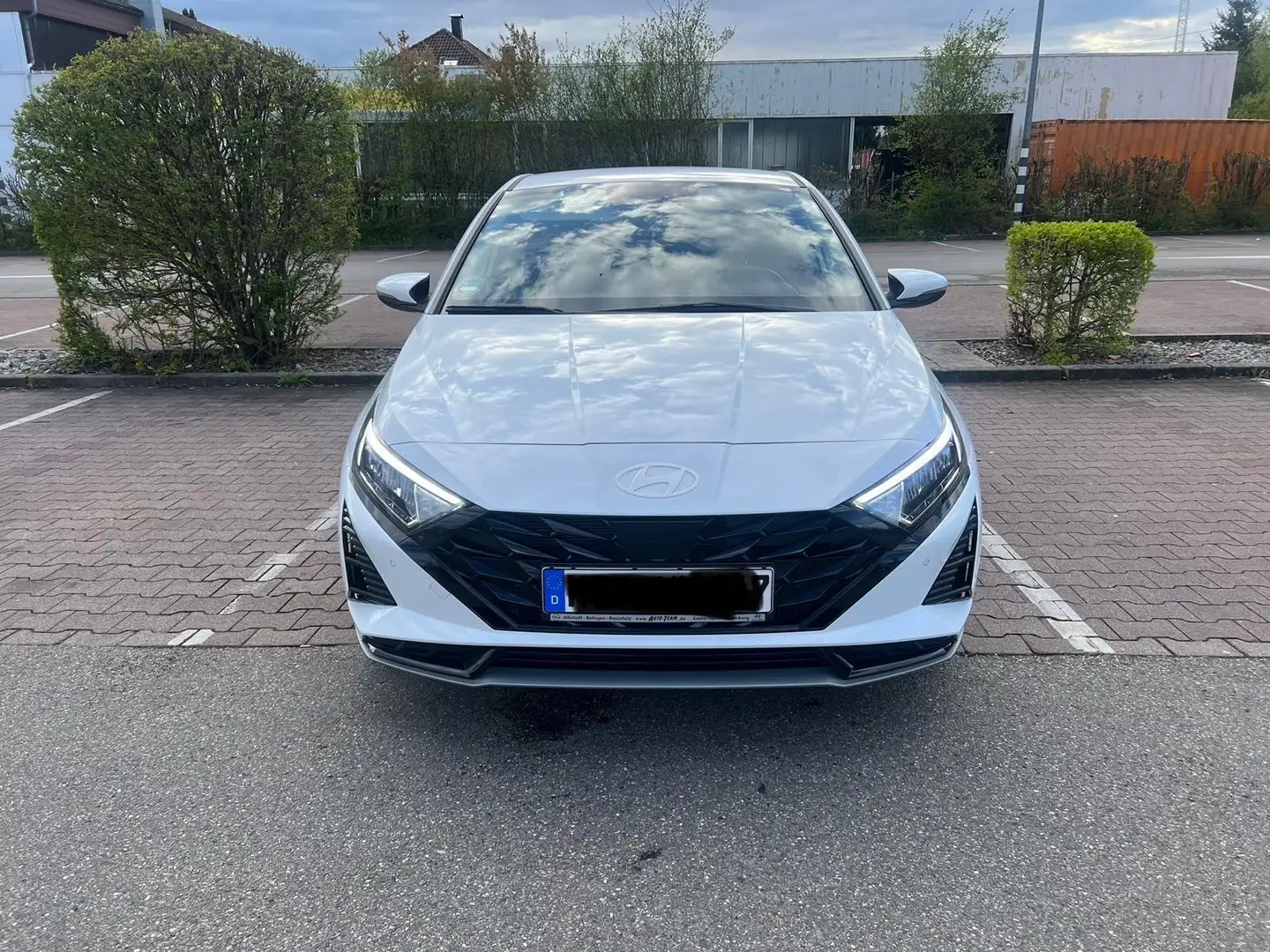 Hyundai i20 1.0 T-GDI 48V-Hybrid DCT Prime Weiß - 1