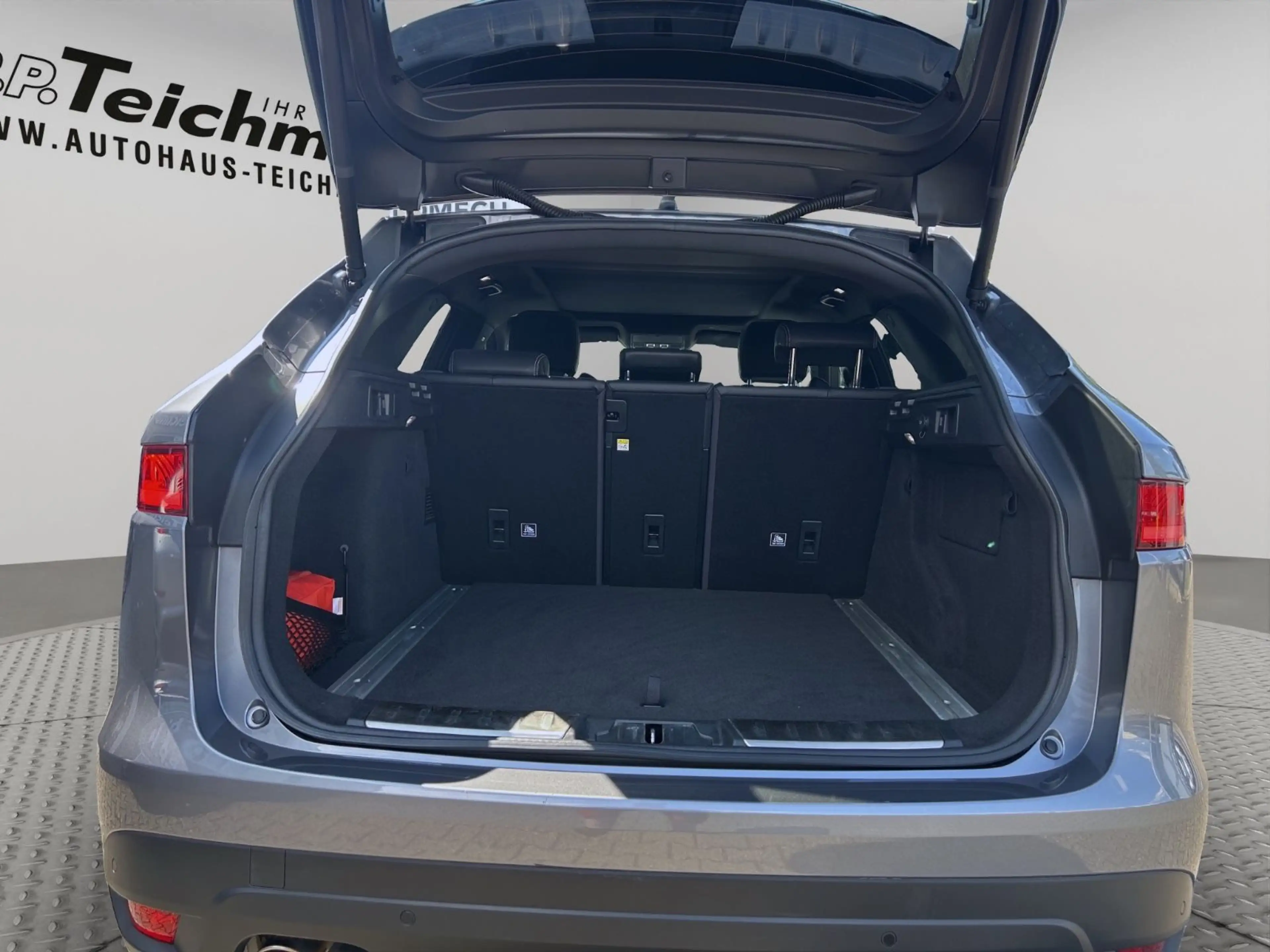 Jaguar F-Pace 20d AWD R-Sport Automatik — photo 10