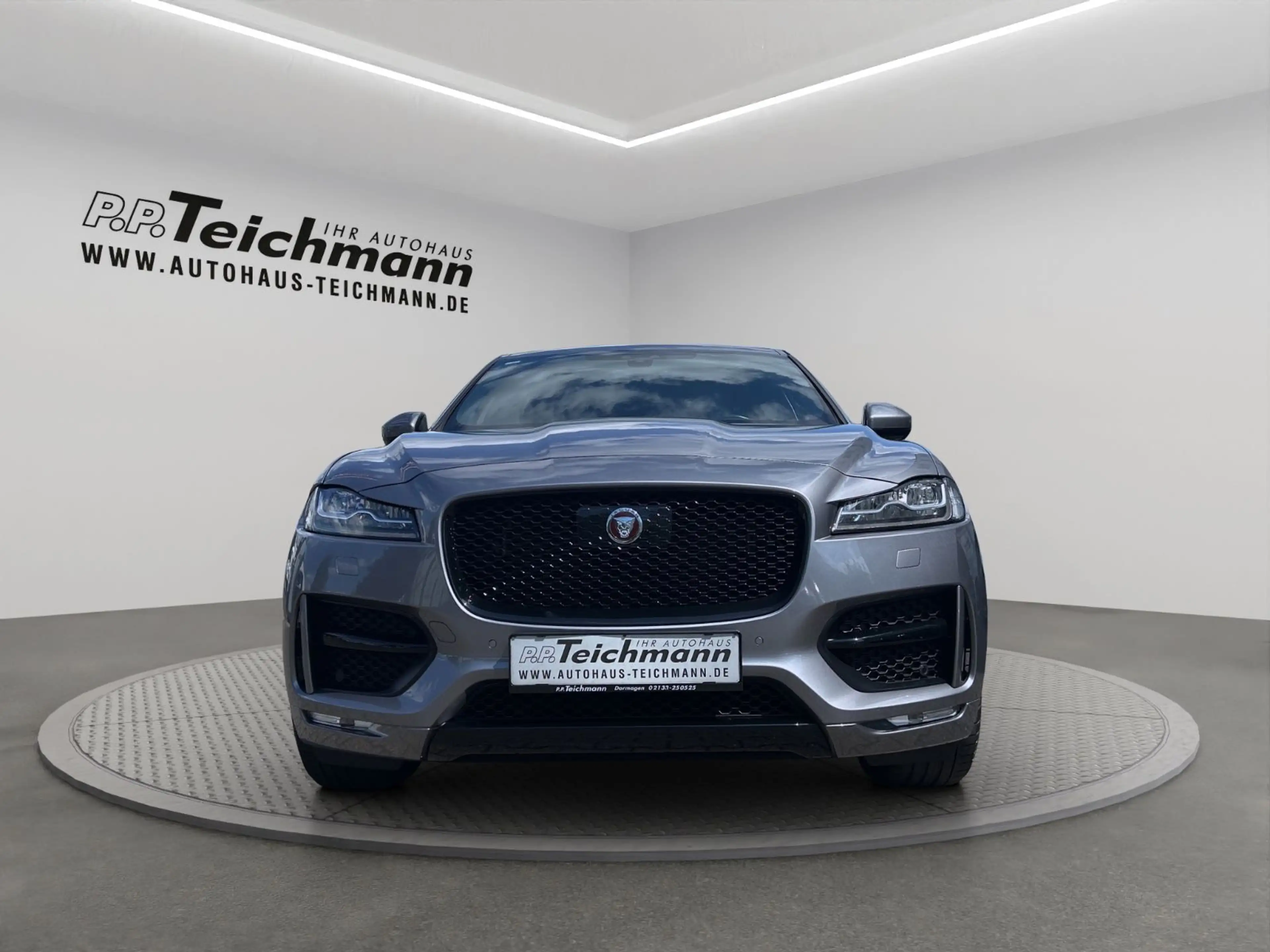 Jaguar F-Pace 20d AWD R-Sport Automatik — photo 2