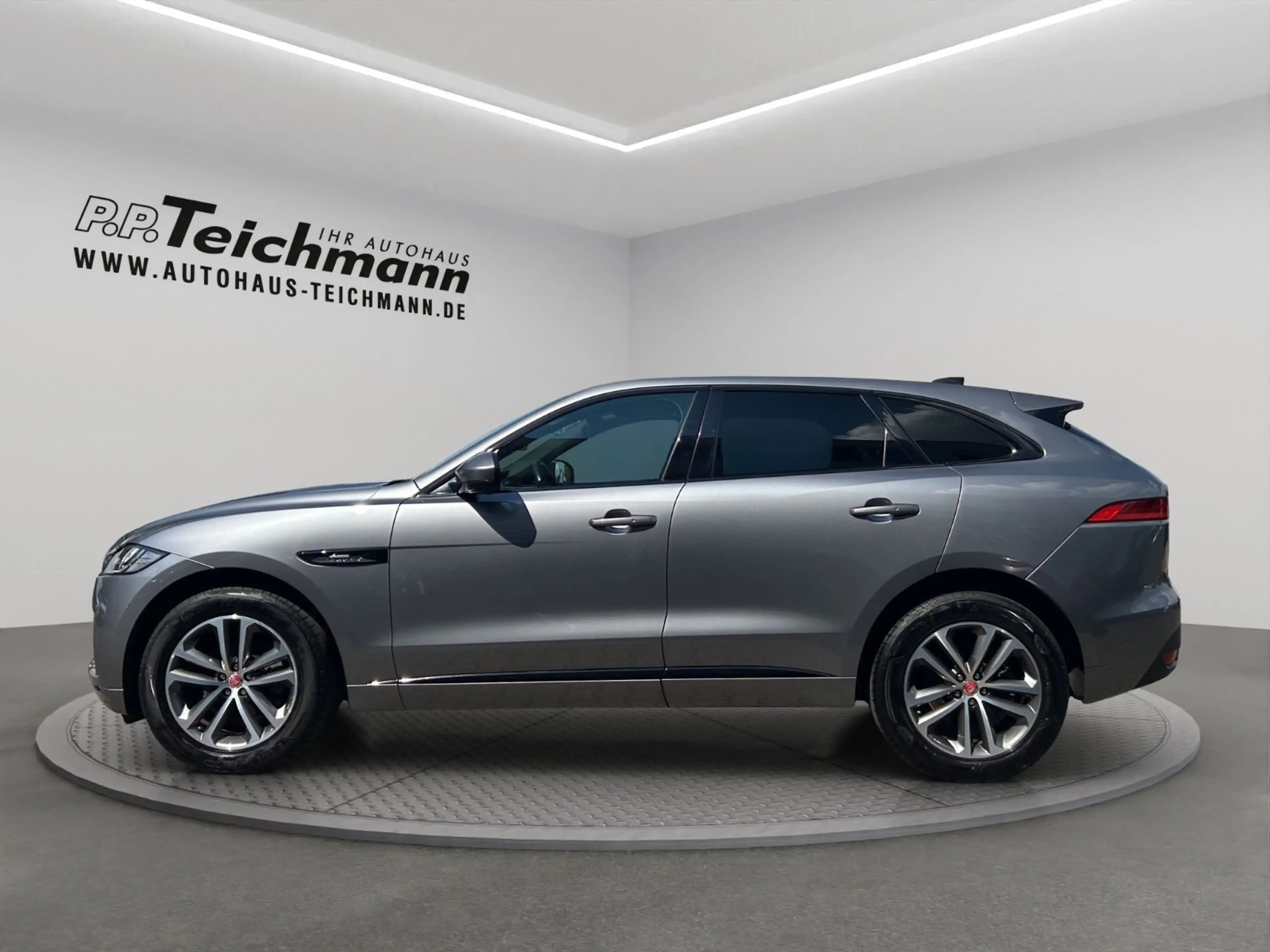 Jaguar F-Pace 20d AWD R-Sport Automatik — photo 8