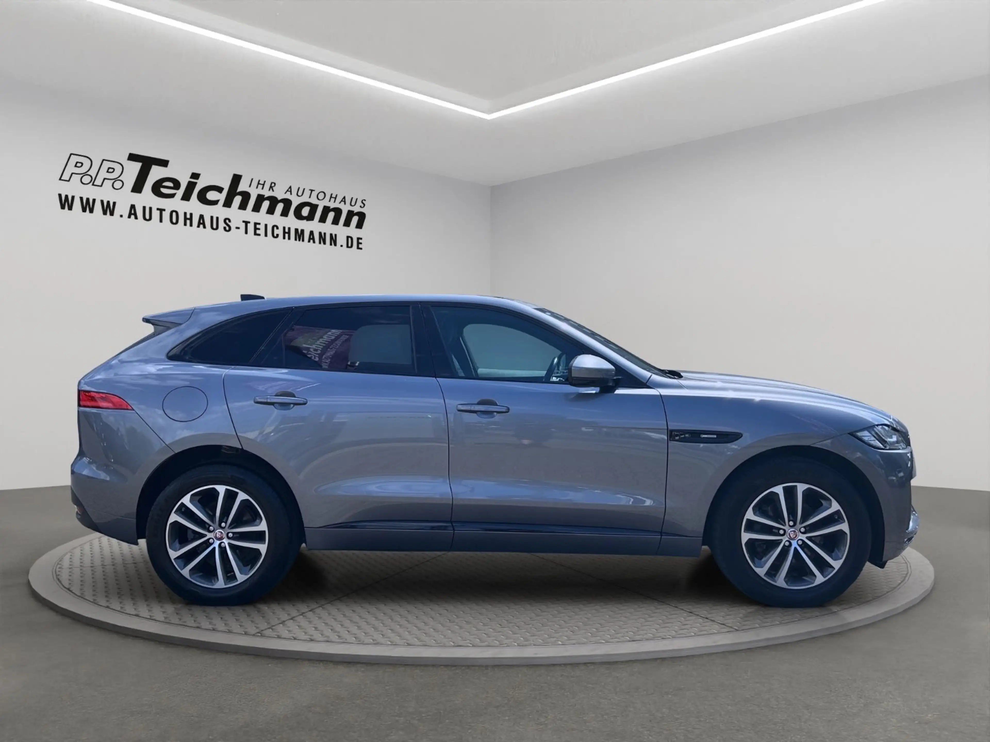 Jaguar F-Pace 20d AWD R-Sport Automatik — photo 4