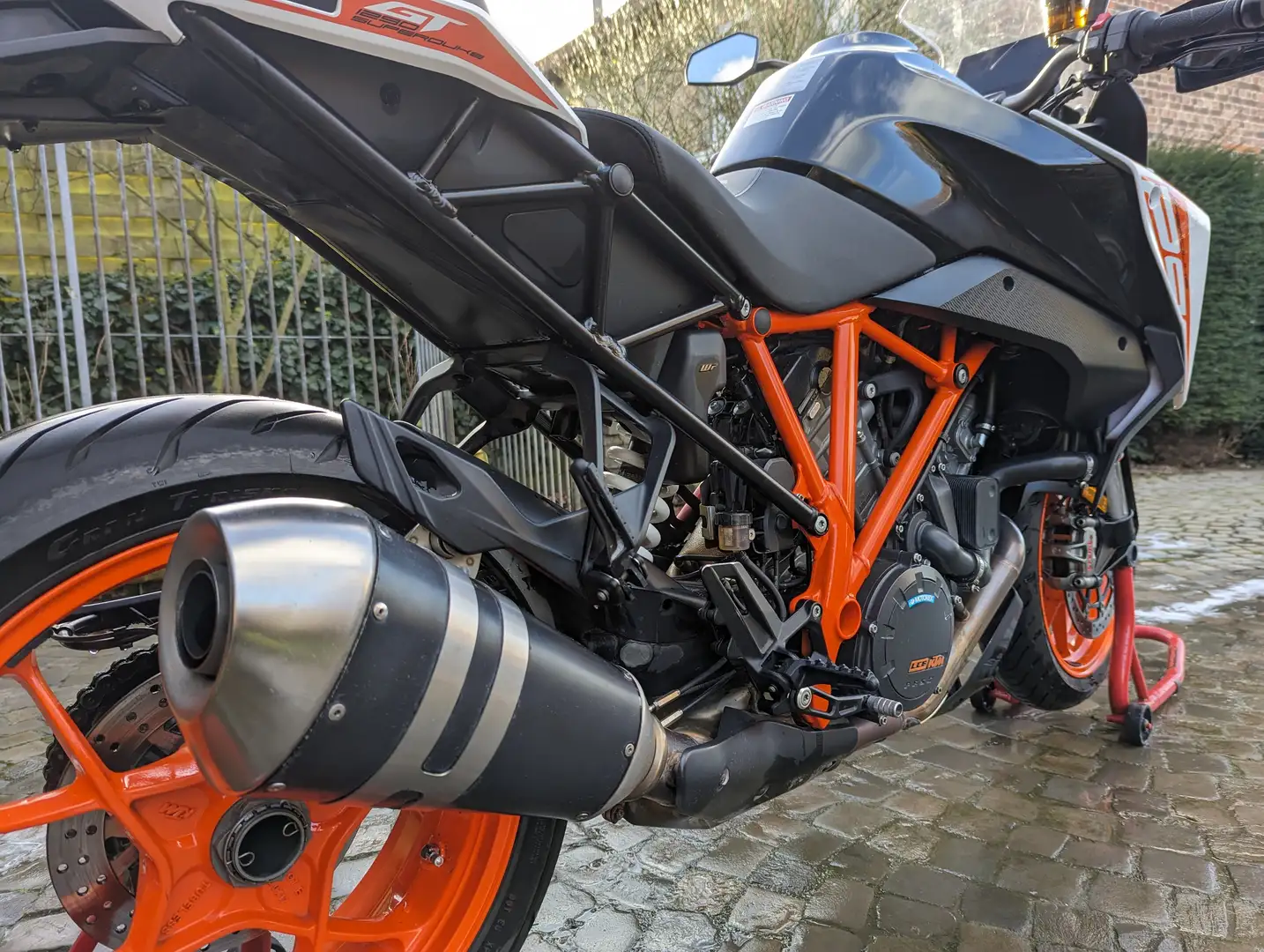 KTM 1290 Super Duke GT Wit - 2