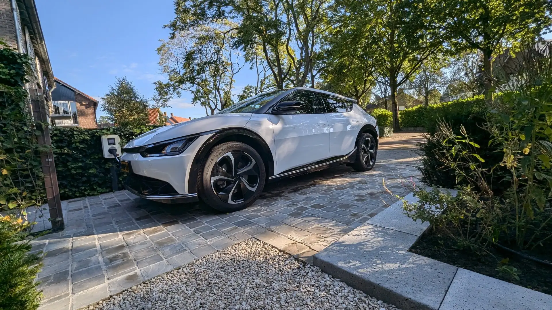 Kia EV6 Plus Advanced, 77.4 kWh RWD. Full option Bílá - 2