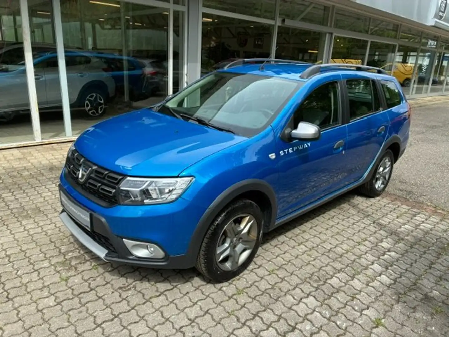Dacia Logan MCV Stepway TCe 90 S&S Blau - 2