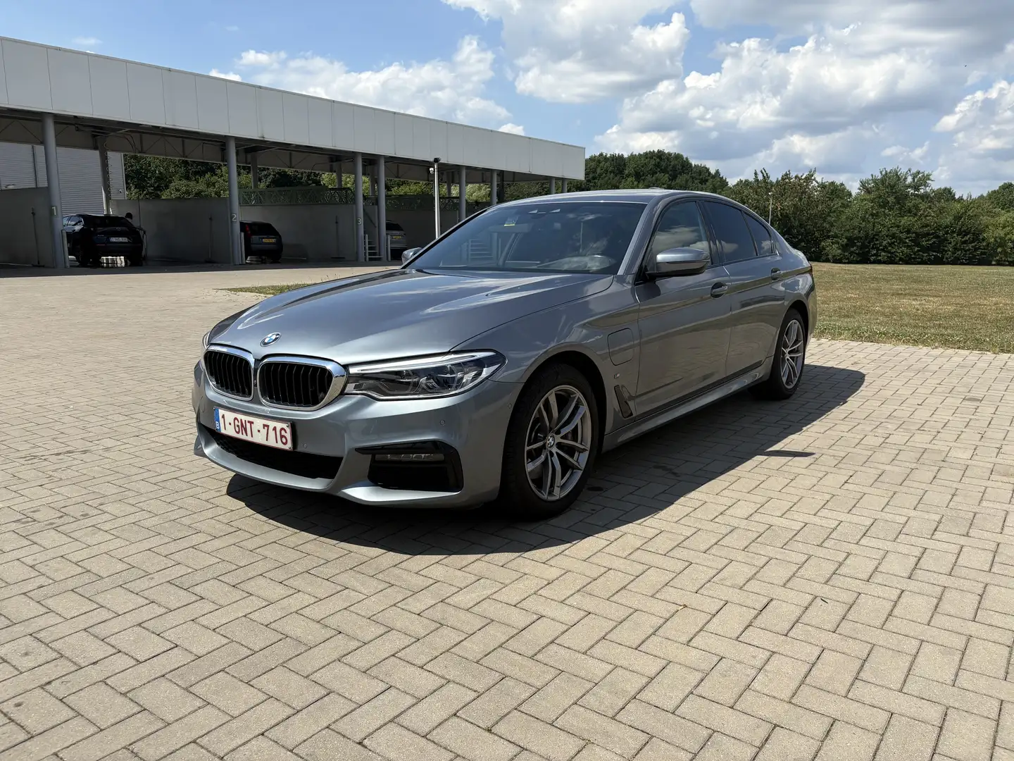 BMW 530 530e iPerformance Aut. M-SPORT PACK Zilver - 1