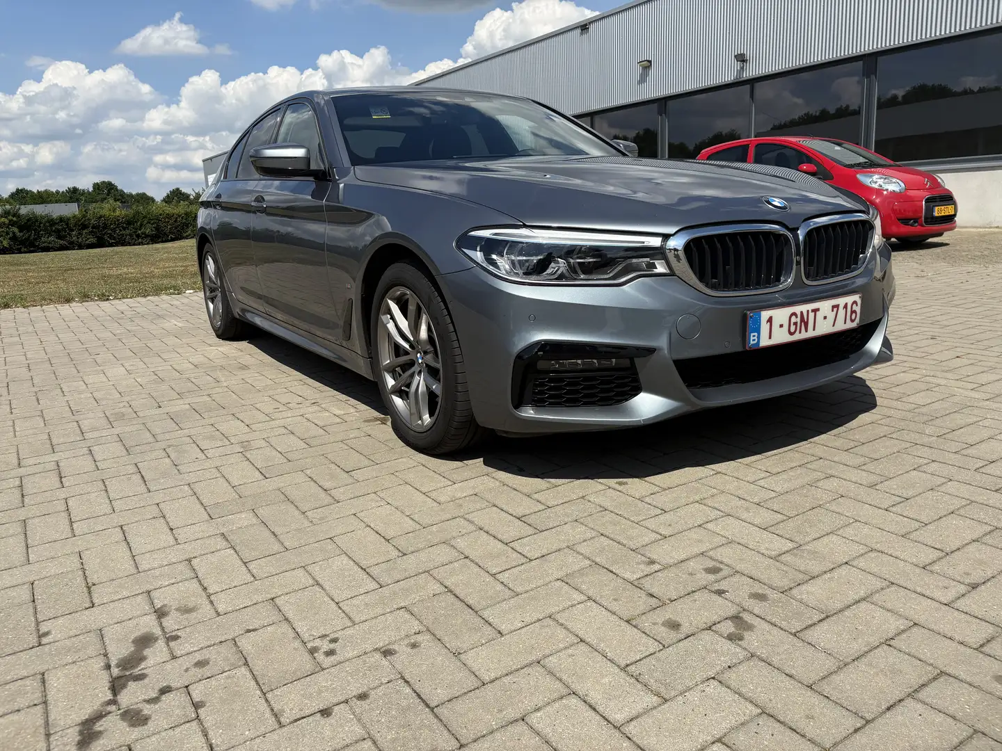 BMW 530 530e iPerformance Aut. M-SPORT PACK Zilver - 2