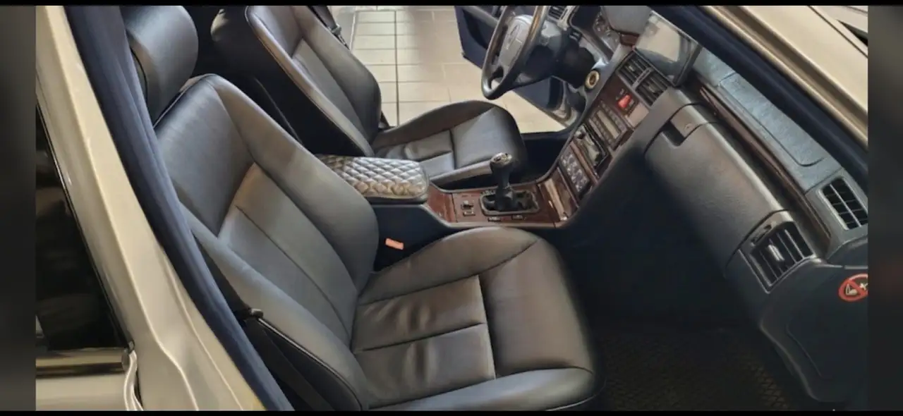 Mercedes-Benz 210/310 avangarde, foto 5