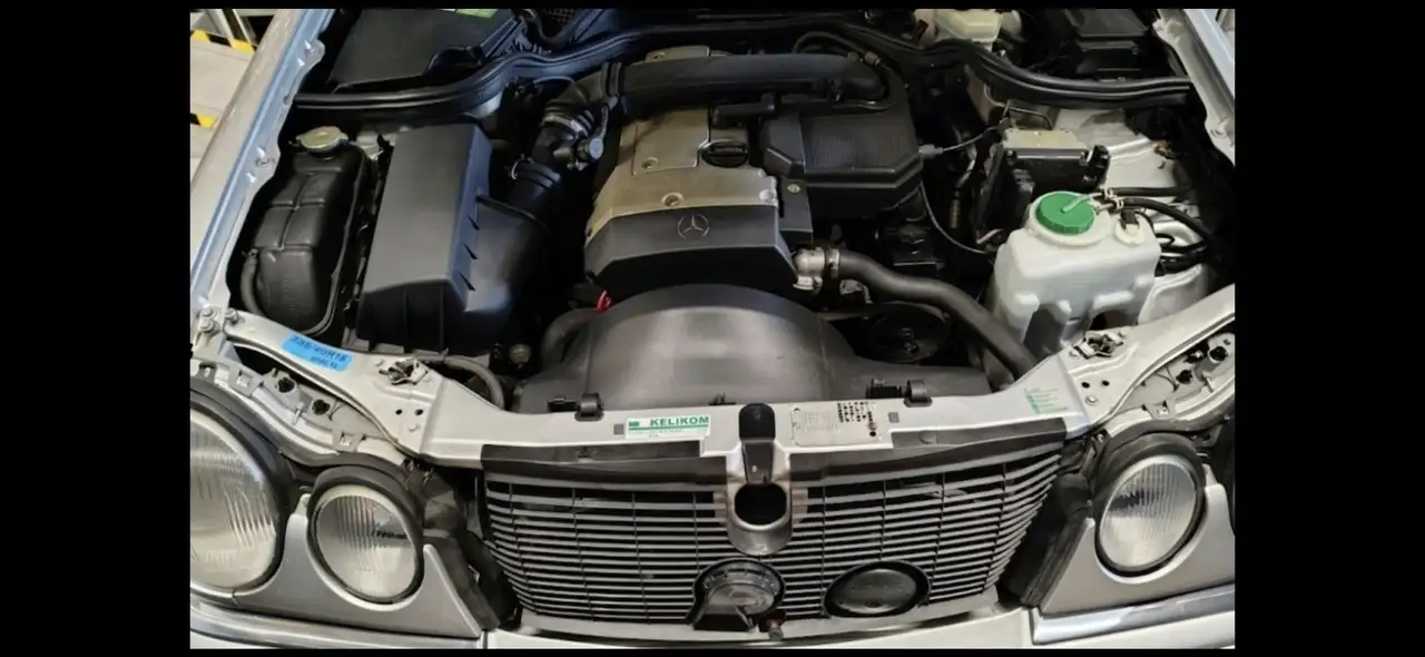 Mercedes-Benz 210/310 avangarde, foto 6