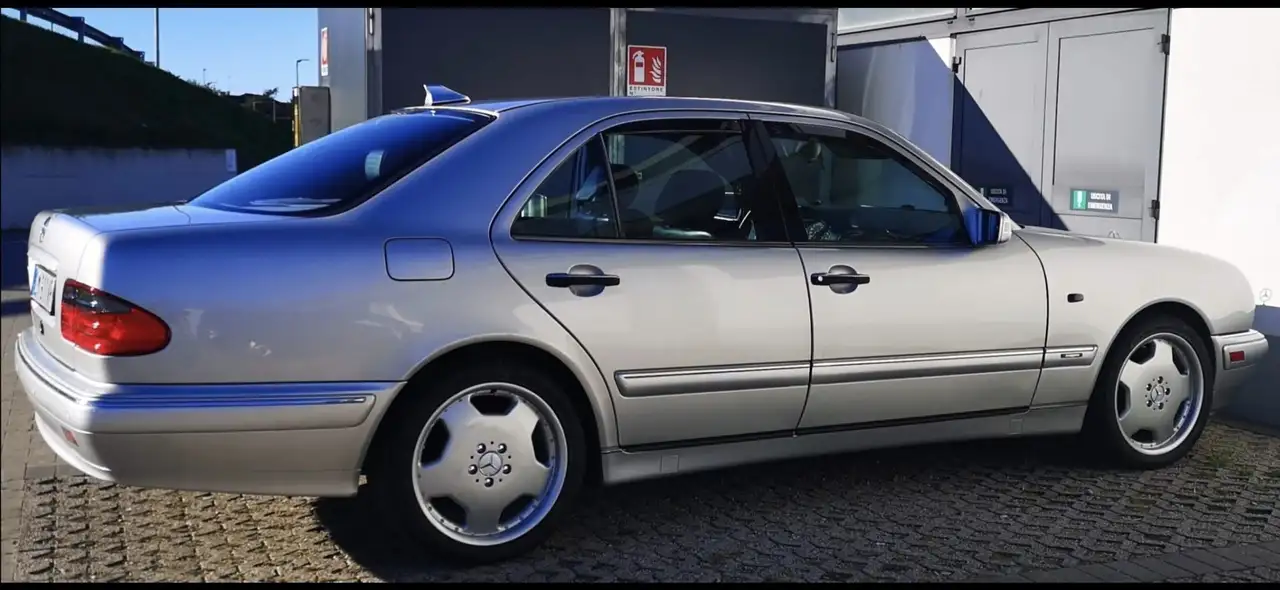 Mercedes-Benz 210/310 avangarde, foto 3