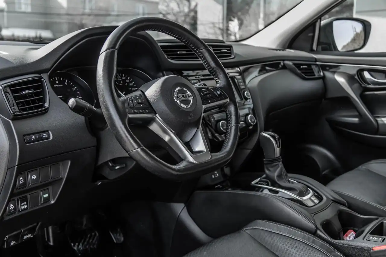 Nissan Qashqai снимка Nissan Qashqai
