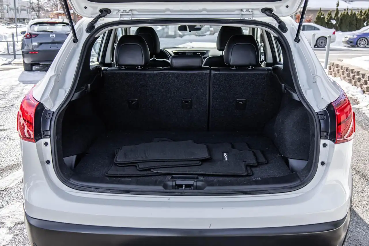 Nissan Qashqai снимка Nissan Qashqai