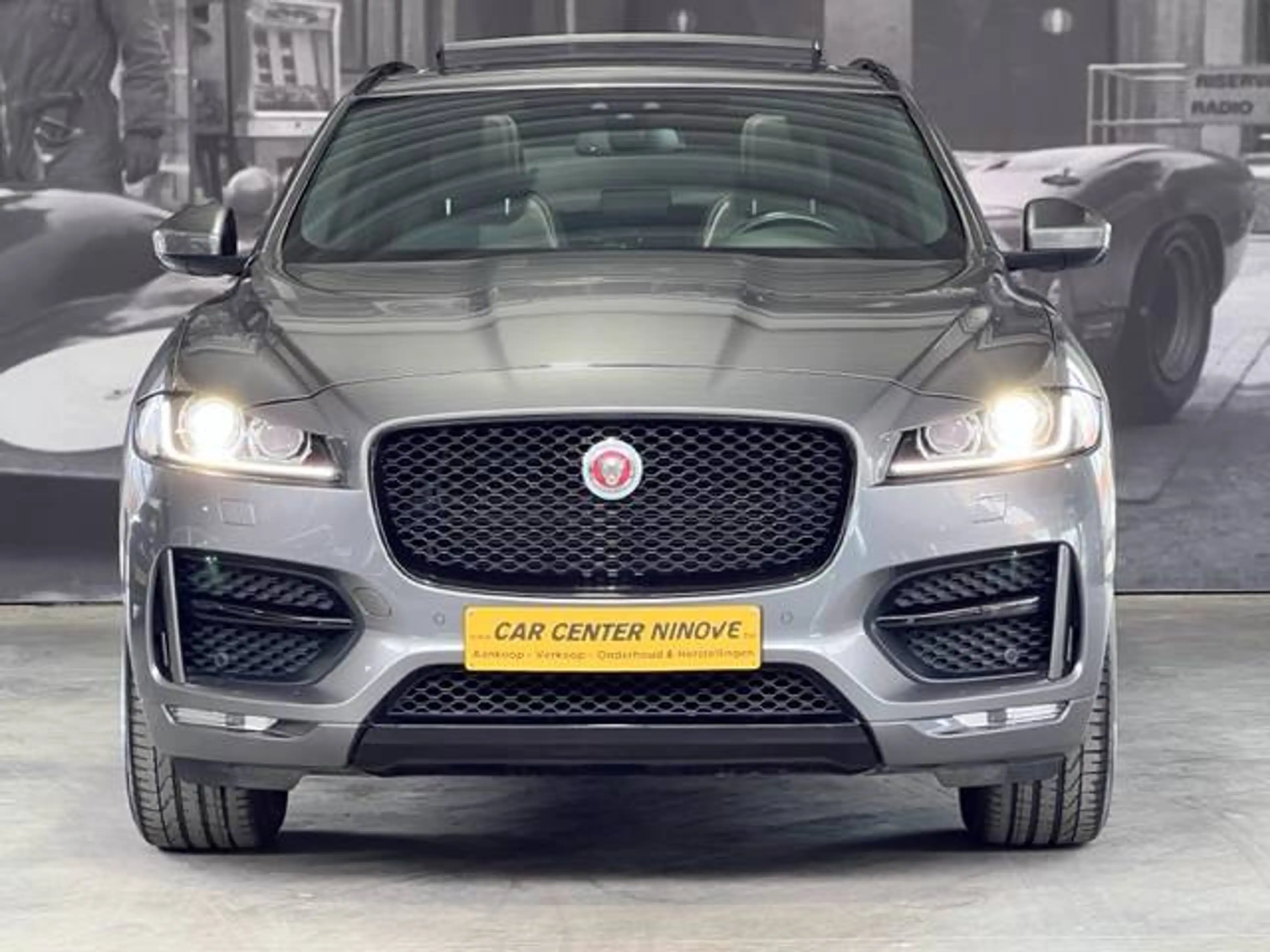 Jaguar F-Pace F-Pace 2.0 D AWD R-Sport — photo 9