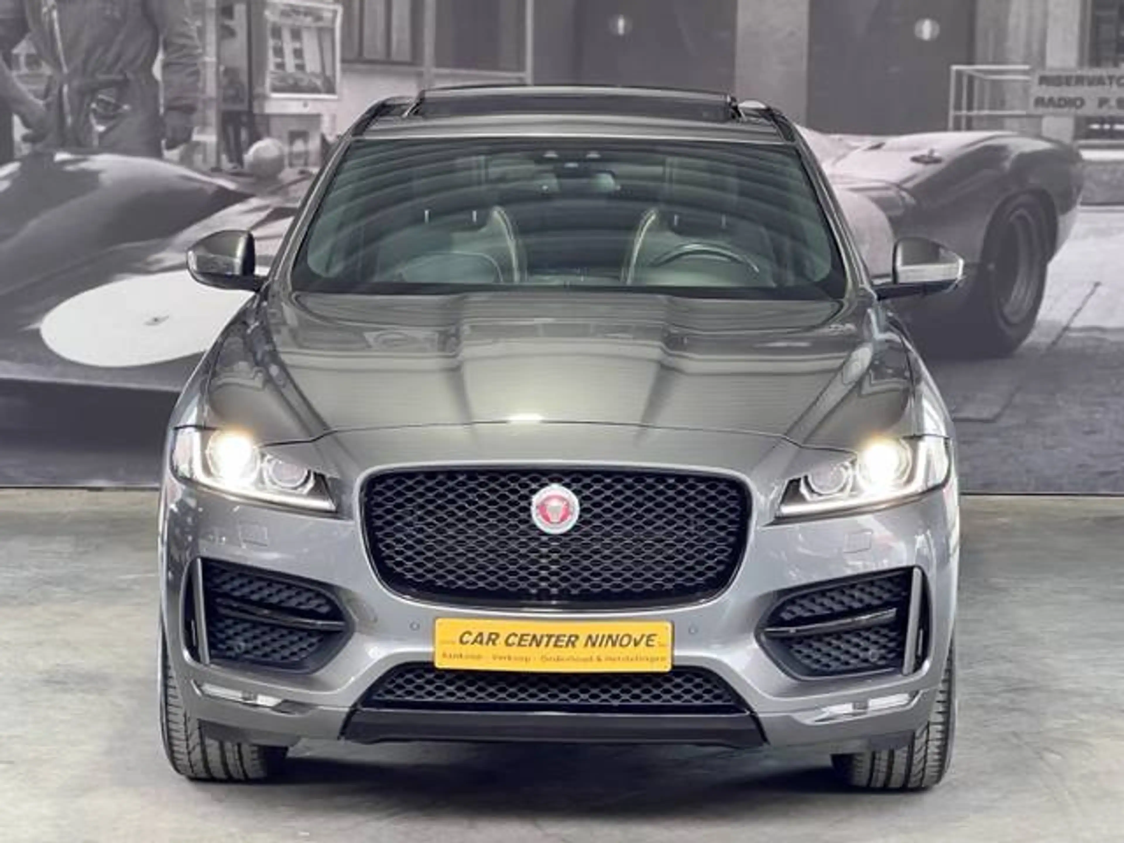 Jaguar F-Pace F-Pace 2.0 D AWD R-Sport — photo 8