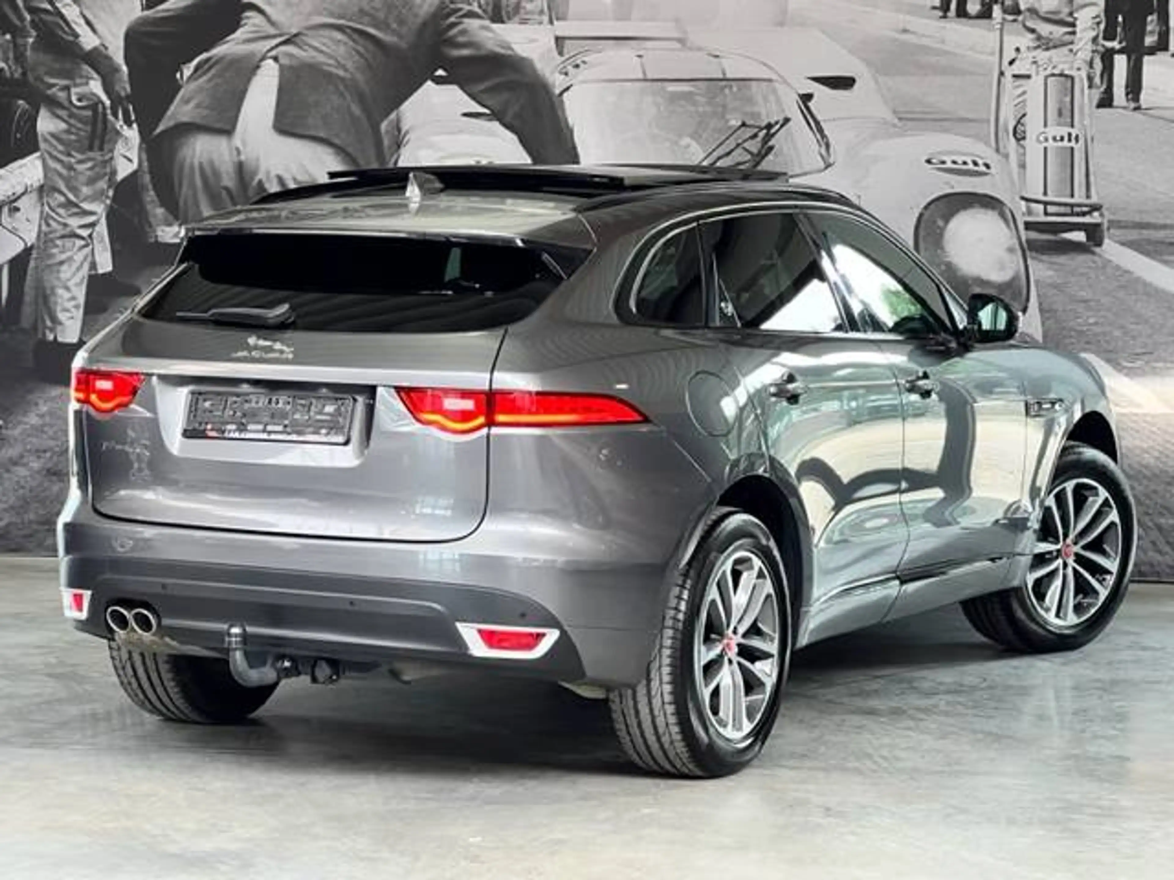 Jaguar F-Pace F-Pace 2.0 D AWD R-Sport — photo 11