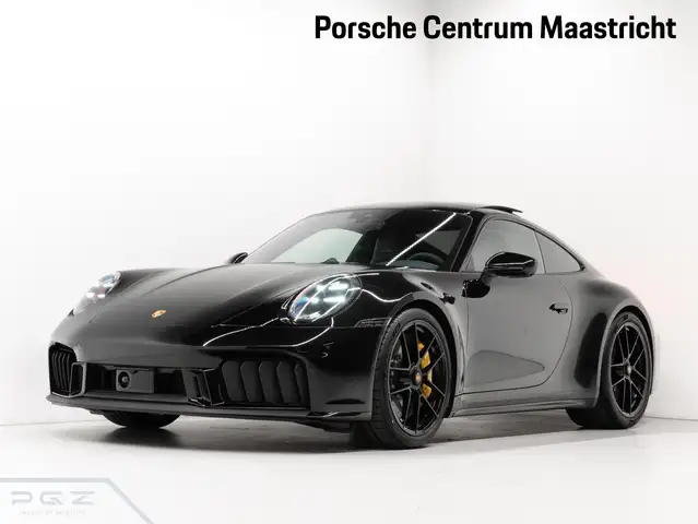 Porsche 992 Carrera 4 GTS