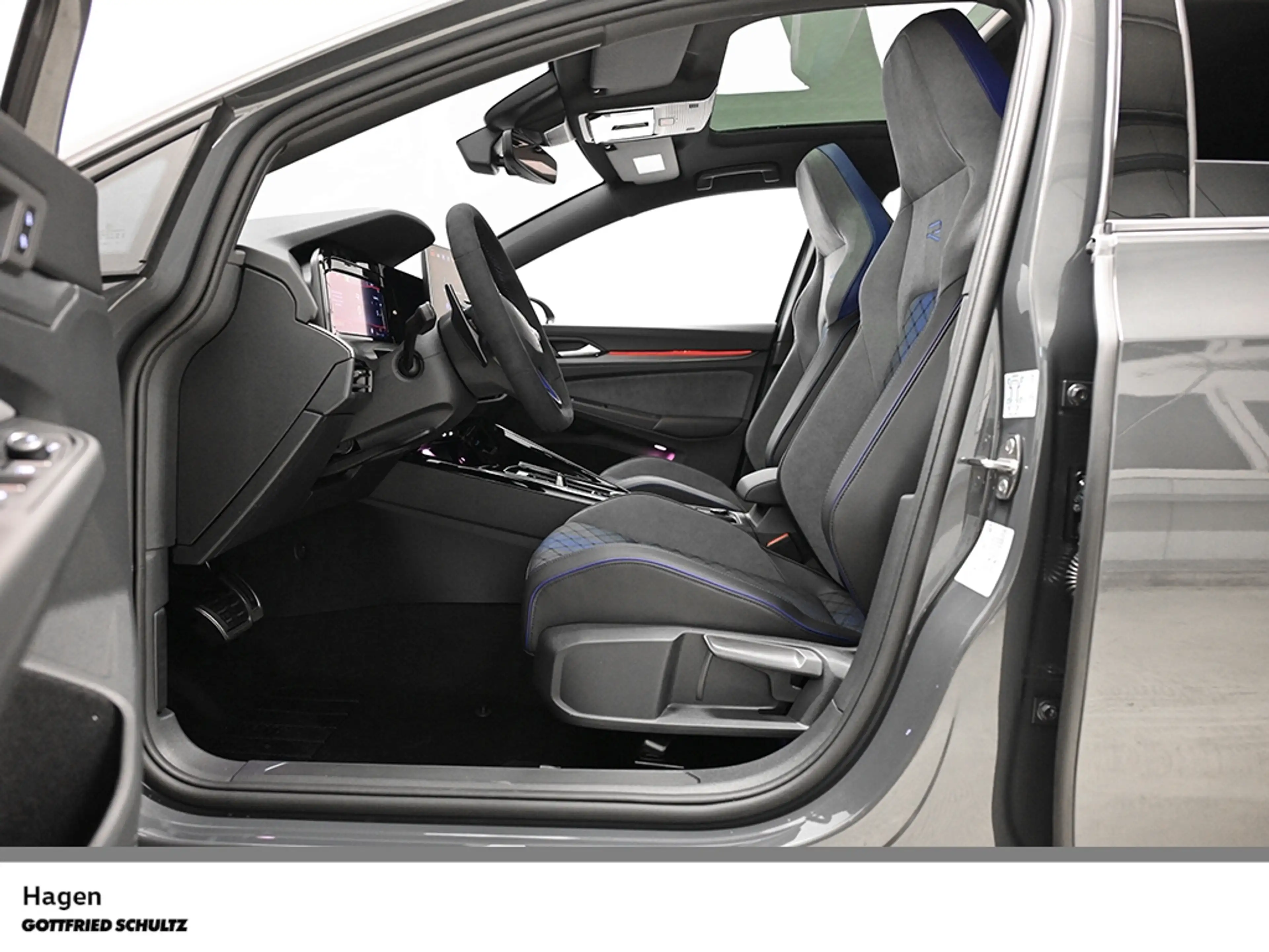 Volkswagen Golf R 2 0 l TSI 4x4 DSG — photo 12