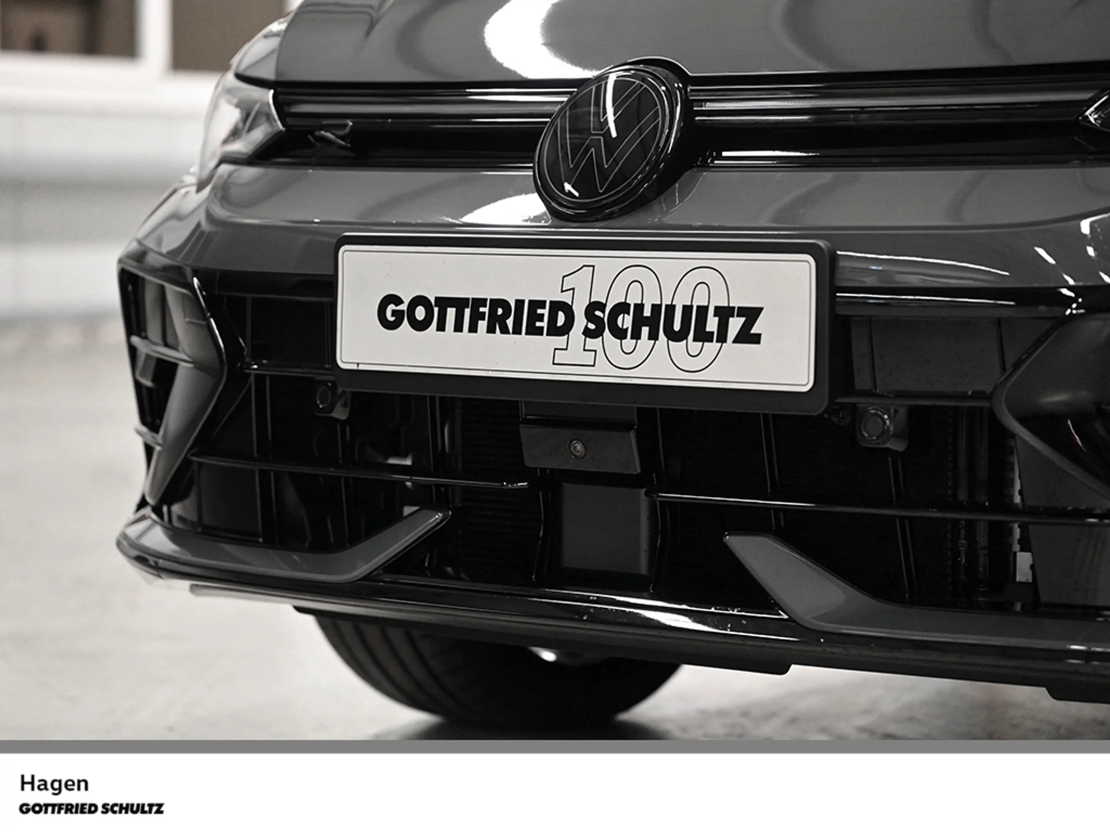 Volkswagen Golf R 2 0 l TSI 4x4 DSG — photo 6