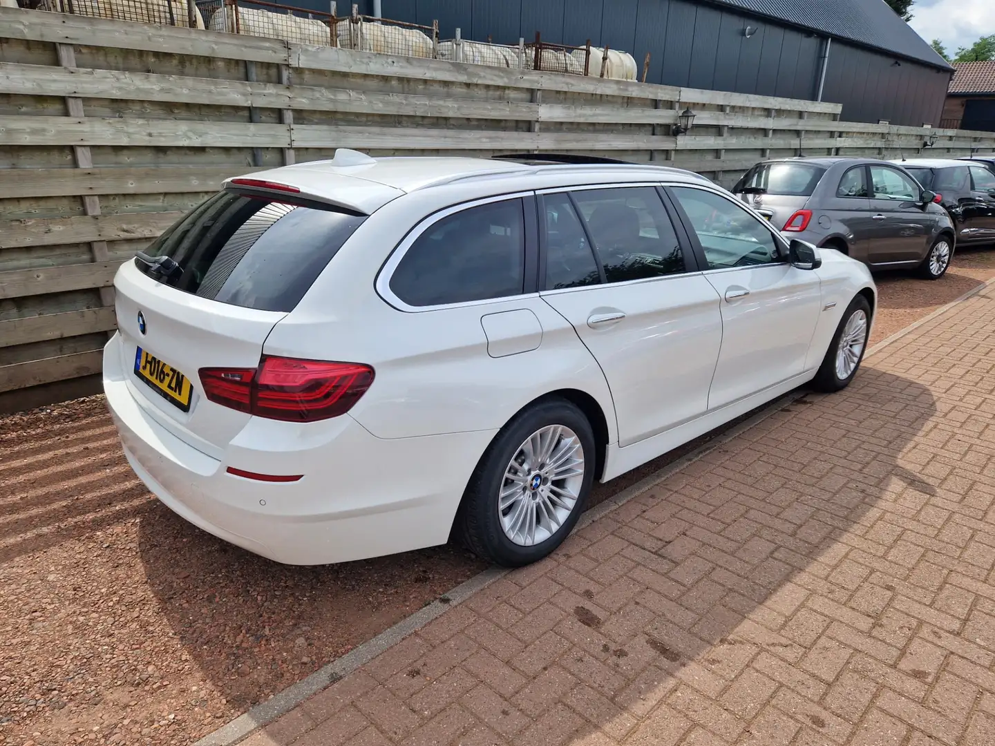 BMW 528 5-serie Touring 528xi Executive Panoramadak Bílá - 2