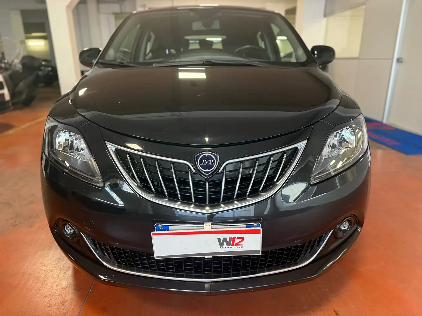Lancia Ypsilon Ypsilon III 1.0 firefly hybrid Gold s Zwart - 2