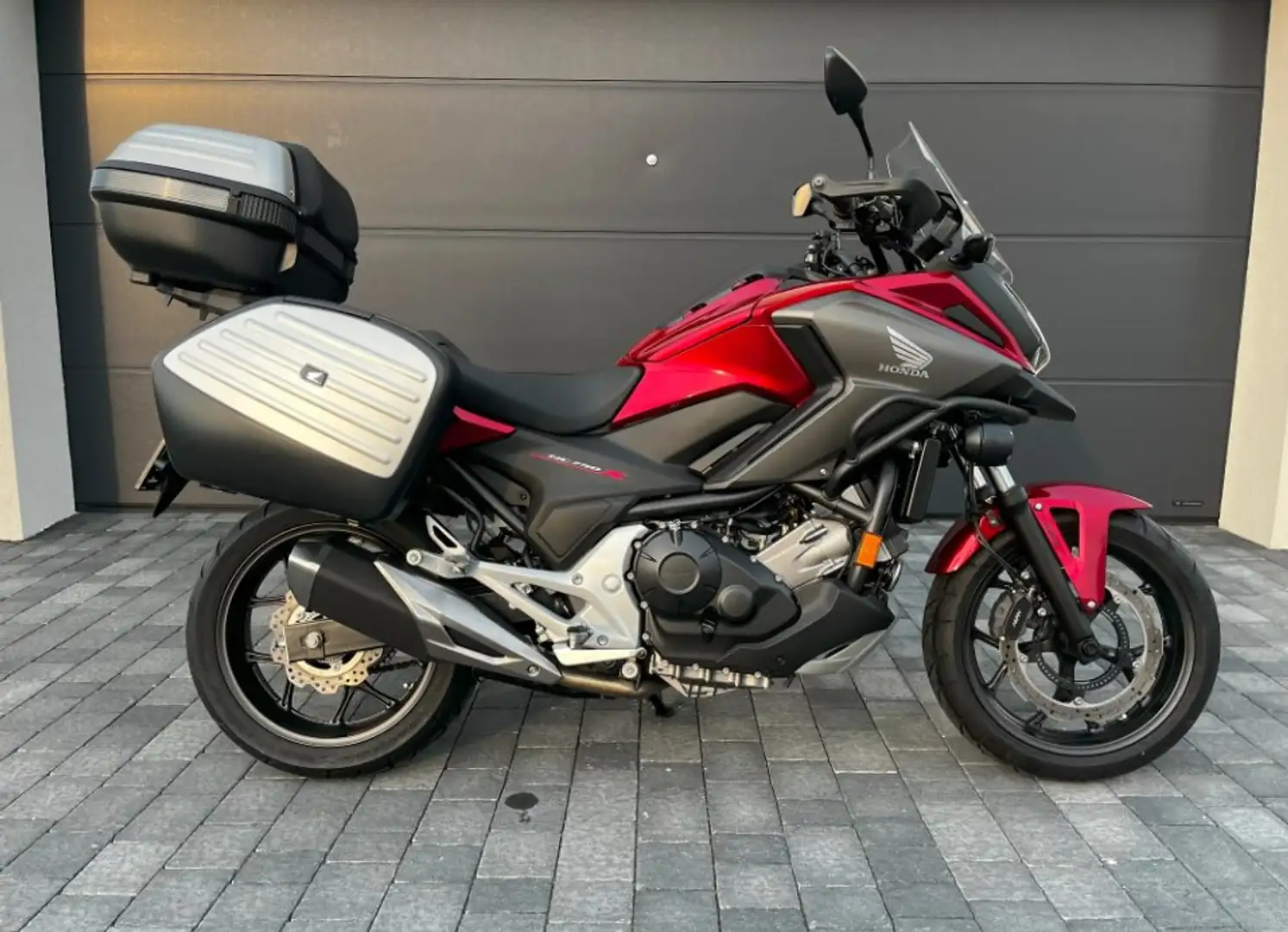 Honda NC 750 x Rouge - 1