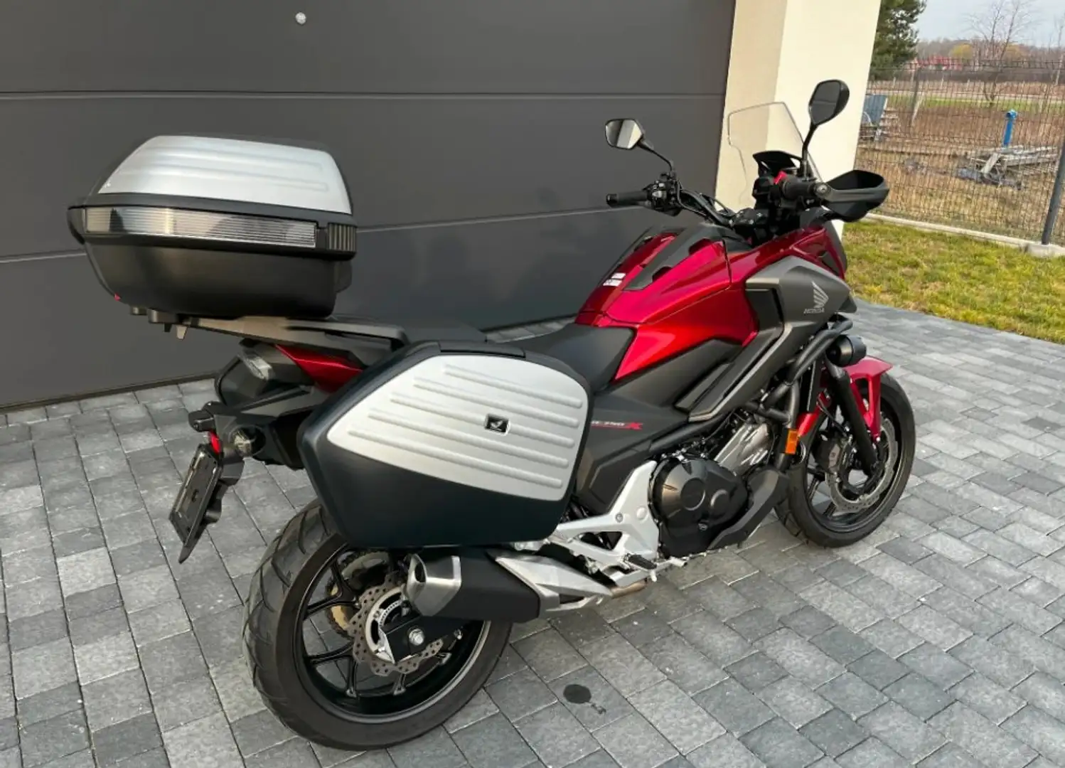 Honda NC 750 x Rouge - 2