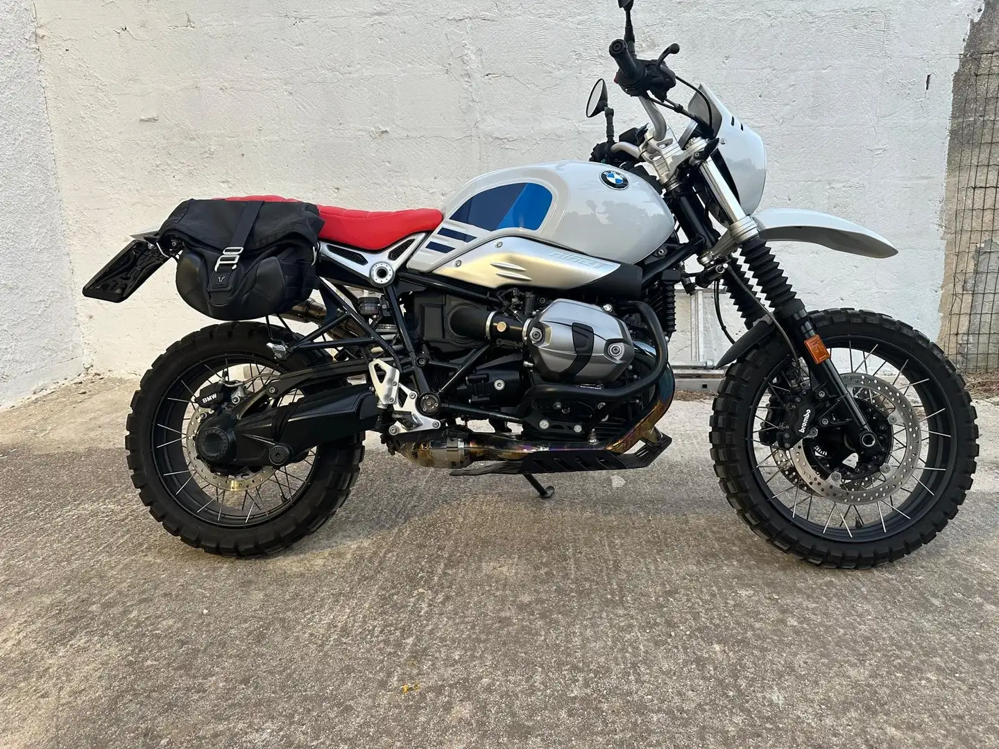 BMW R 12 nineT urban gs dakar Bílá - 1