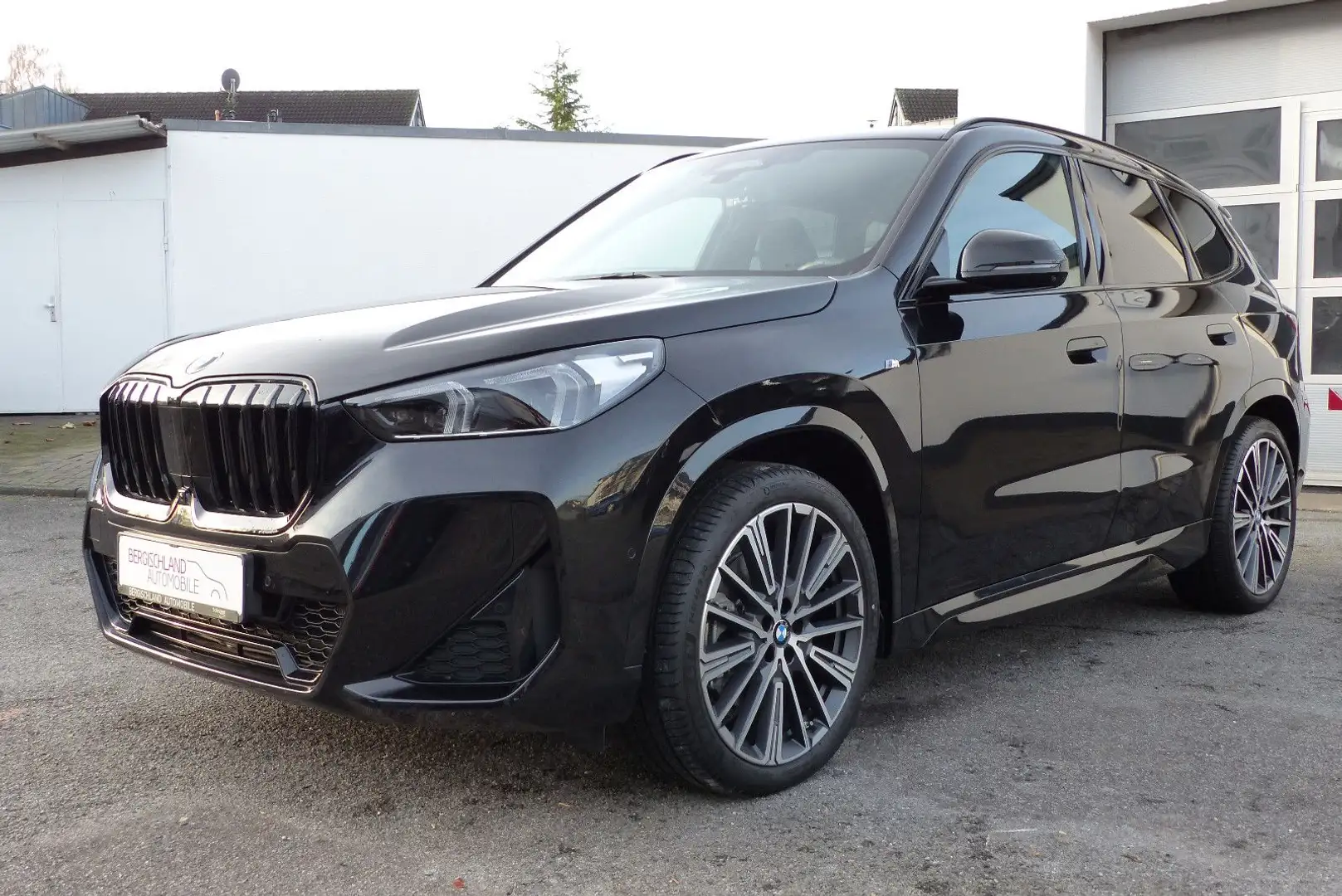 BMW X1 23 d xDrive M Sport, HuD, AHK, H/K Noir - 1
