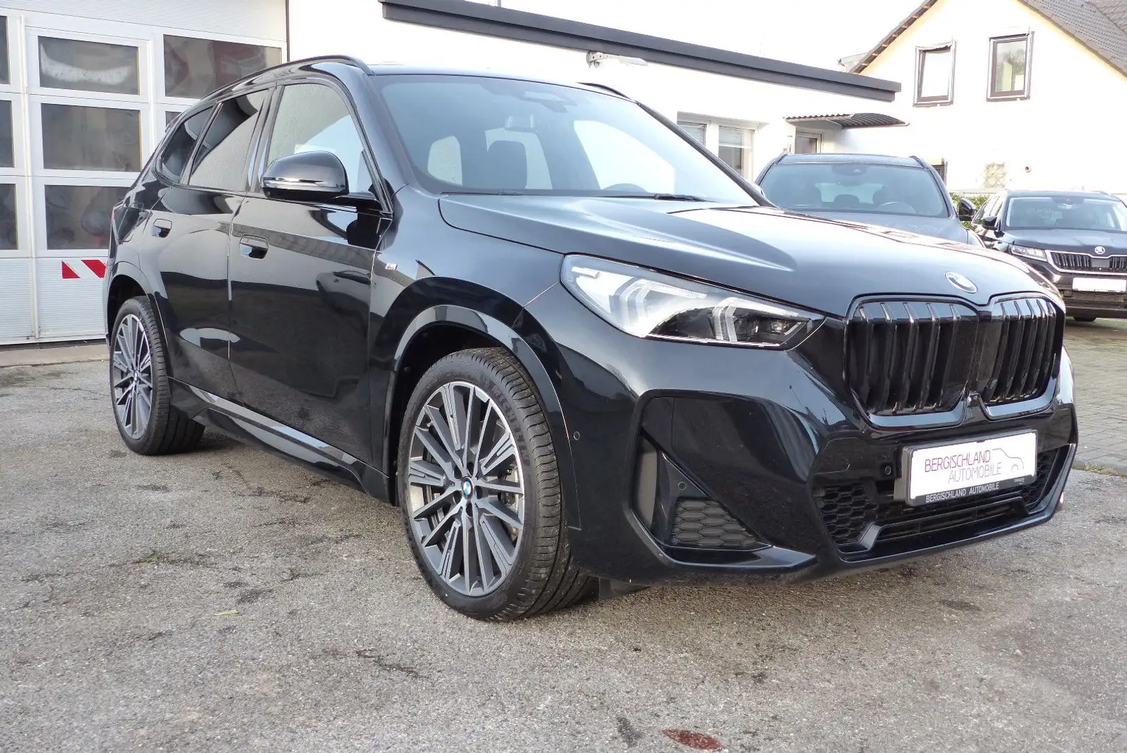 BMW X1 23 d xDrive M Sport, HuD, AHK, H/K Noir - 2