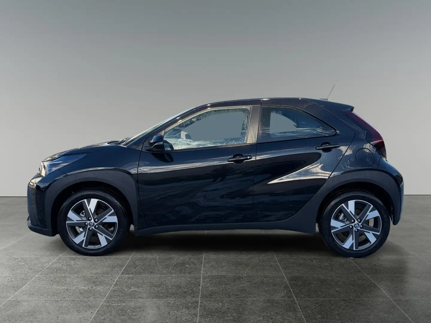 Toyota Aygo X AYGO X 1,5 l Active CVT Schwarz - 2