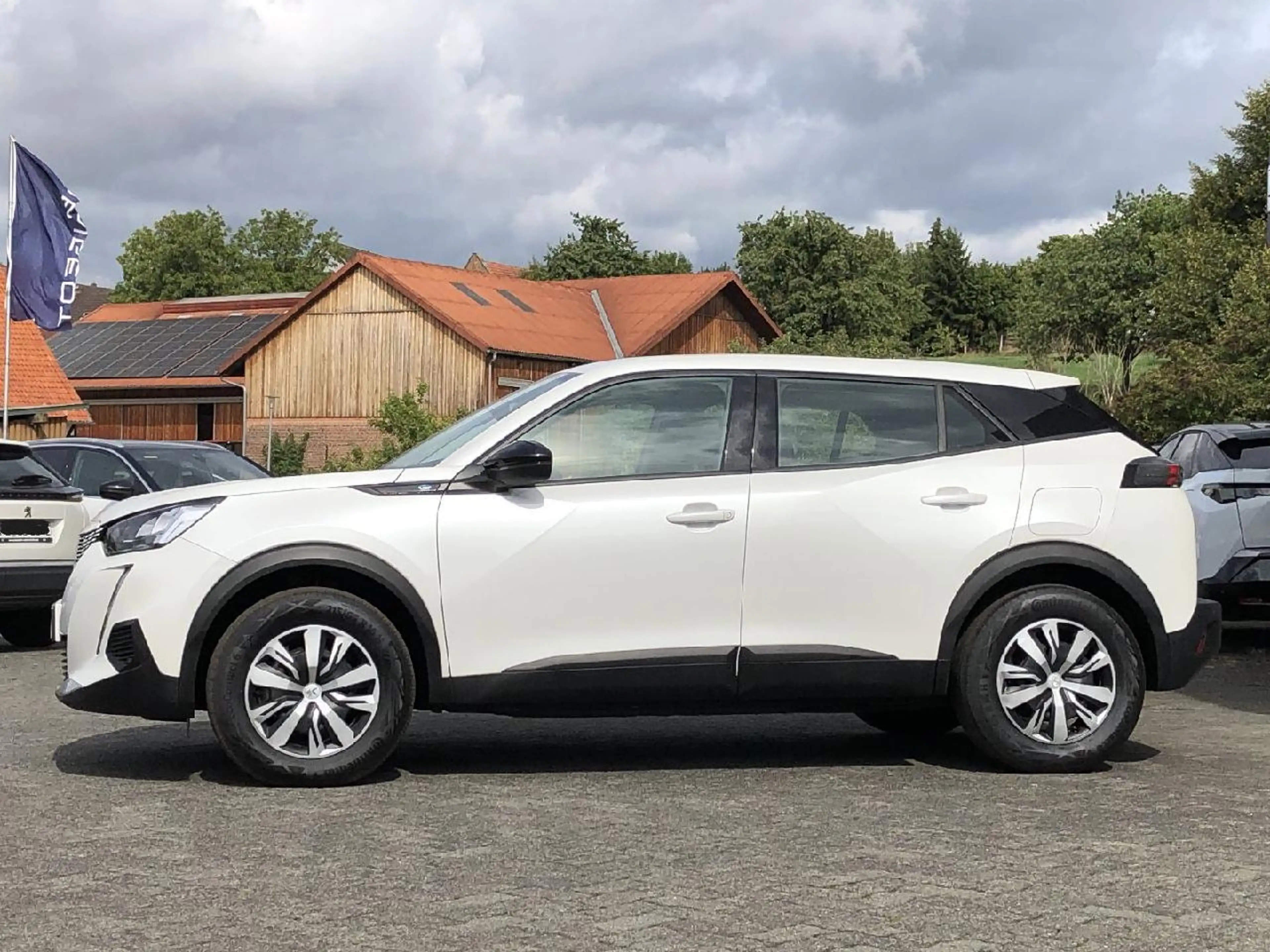Peugeot e-2008 e- Active — photo 6