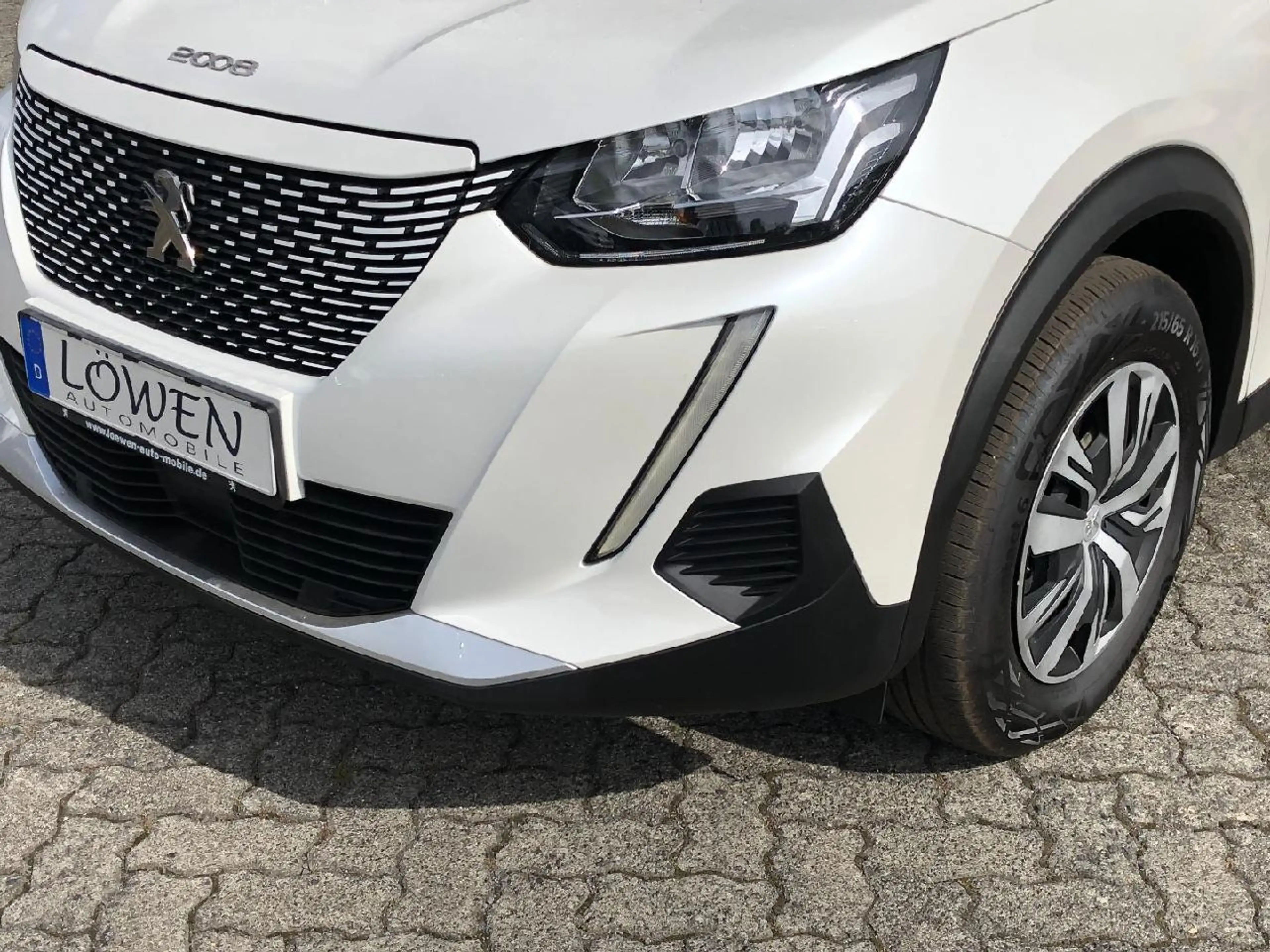 Peugeot e-2008 e- Active — photo 9