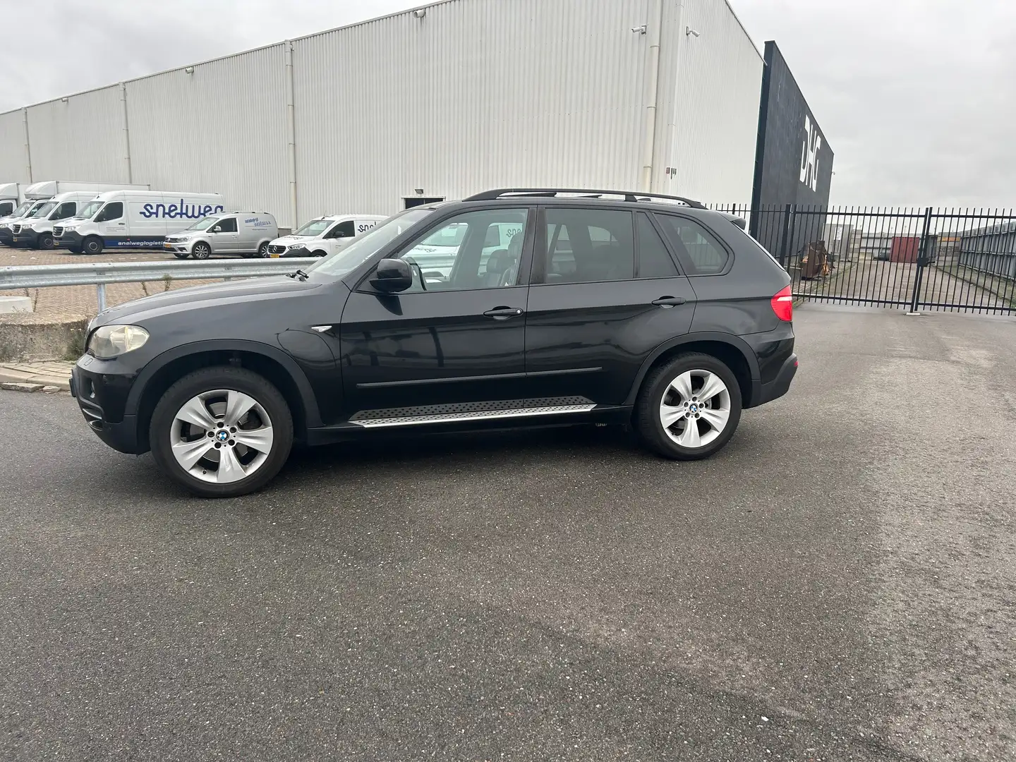 BMW X5 Overig xDrive30d Executive AUT PANO LEDER NAVI Zwart - 2