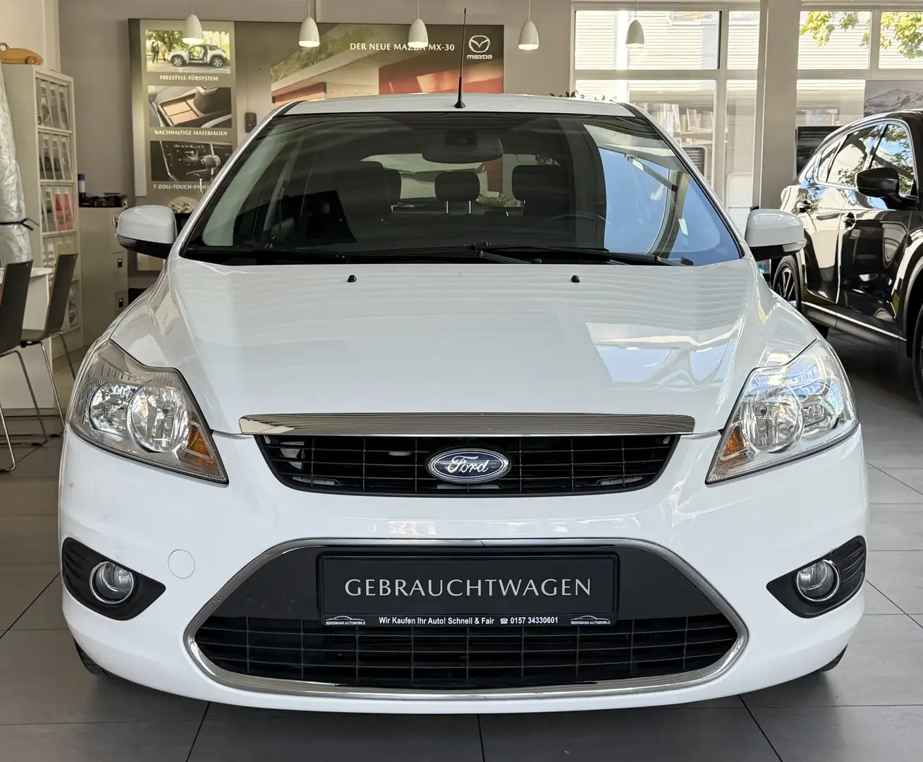 Ford Focus Ghia TÜV Einparkhilfe SHZ Klimaautomatik Weiß - 2