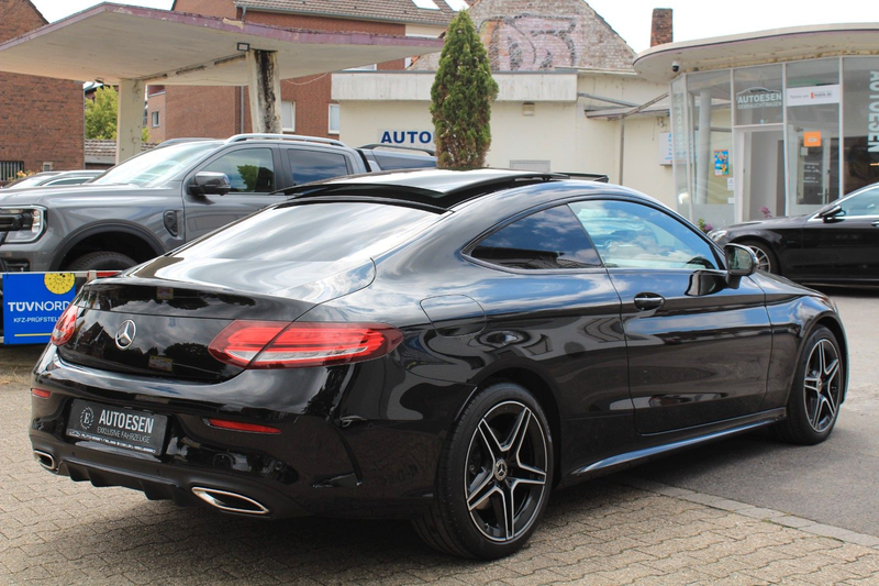 Mercedes-Benz C 300 AMG LINE+4 MATIC+PANO+BURMESTER+LED+KAMERA — photo 7
