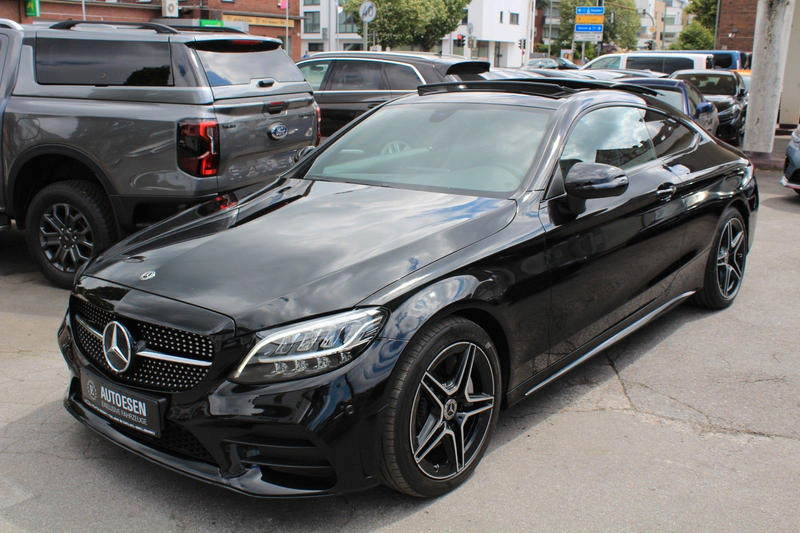 Mercedes-Benz C 300 AMG LINE+4 MATIC+PANO+BURMESTER+LED+KAMERA