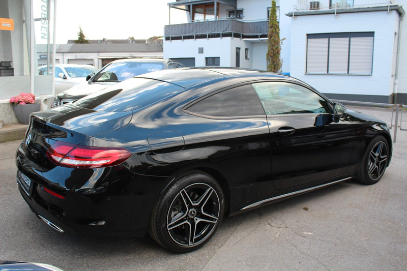 Mercedes-Benz C 300 AMG LINE+4 MATIC+PANO+BURMESTER+LED+KAMERA — photo 10