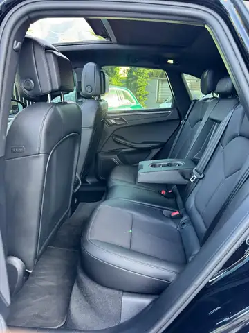 Porsche Macan view 13