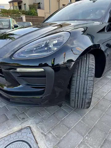 Porsche Macan view 2