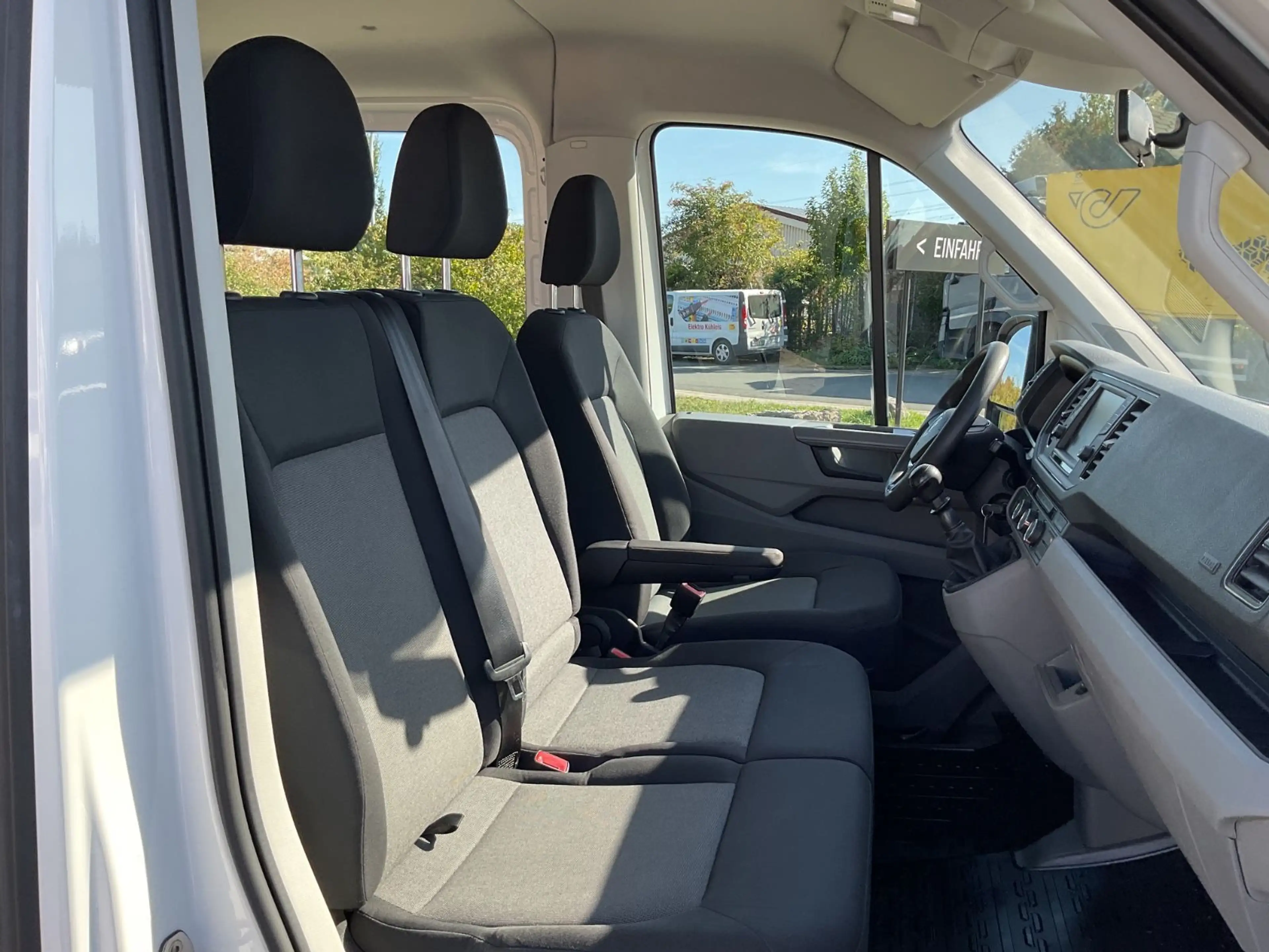 Volkswagen Crafter PLUS 35 mittel AHK LED Navi 7-Sitzer — photo 15