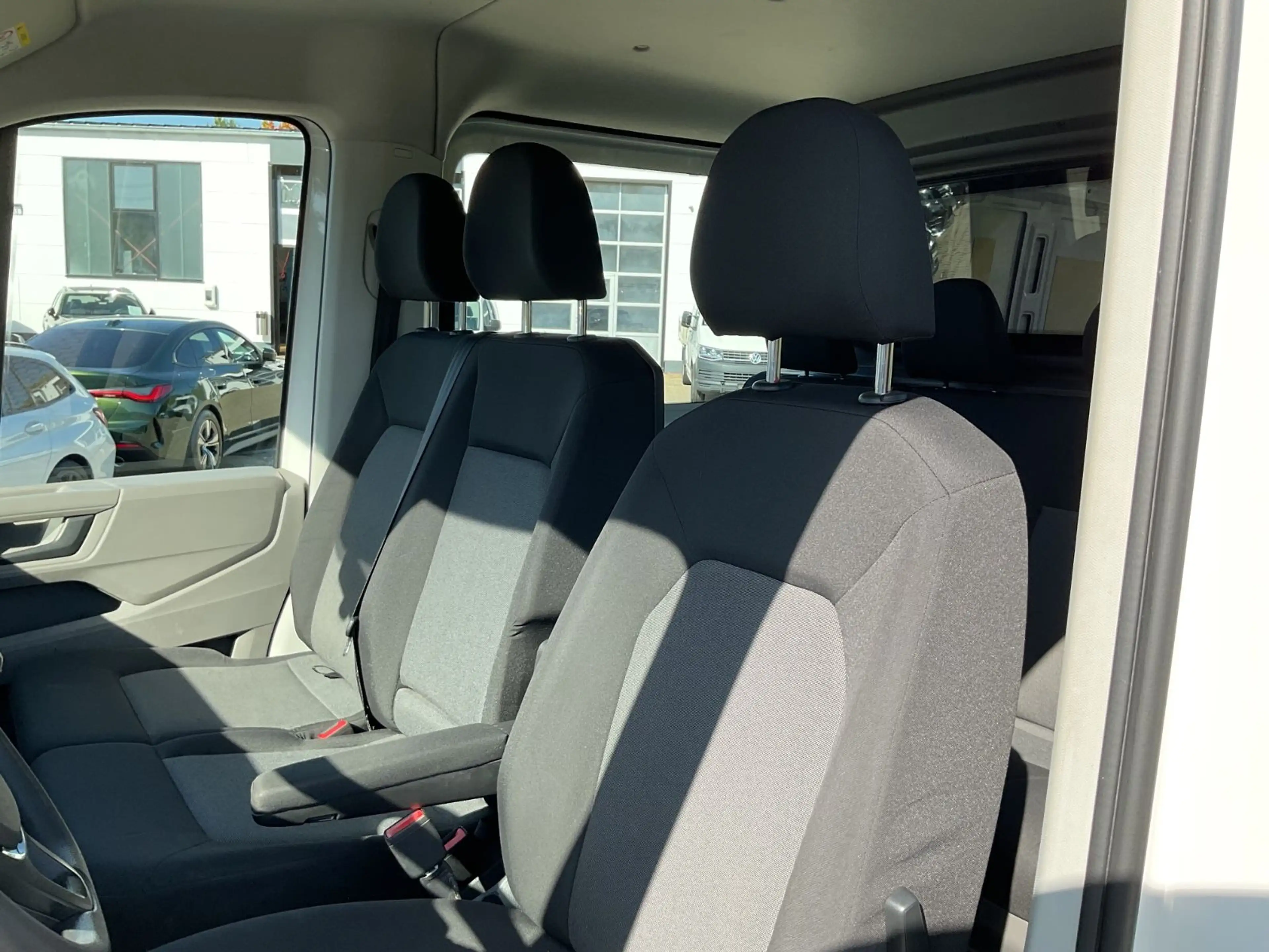 Volkswagen Crafter PLUS 35 mittel AHK LED Navi 7-Sitzer — photo 10