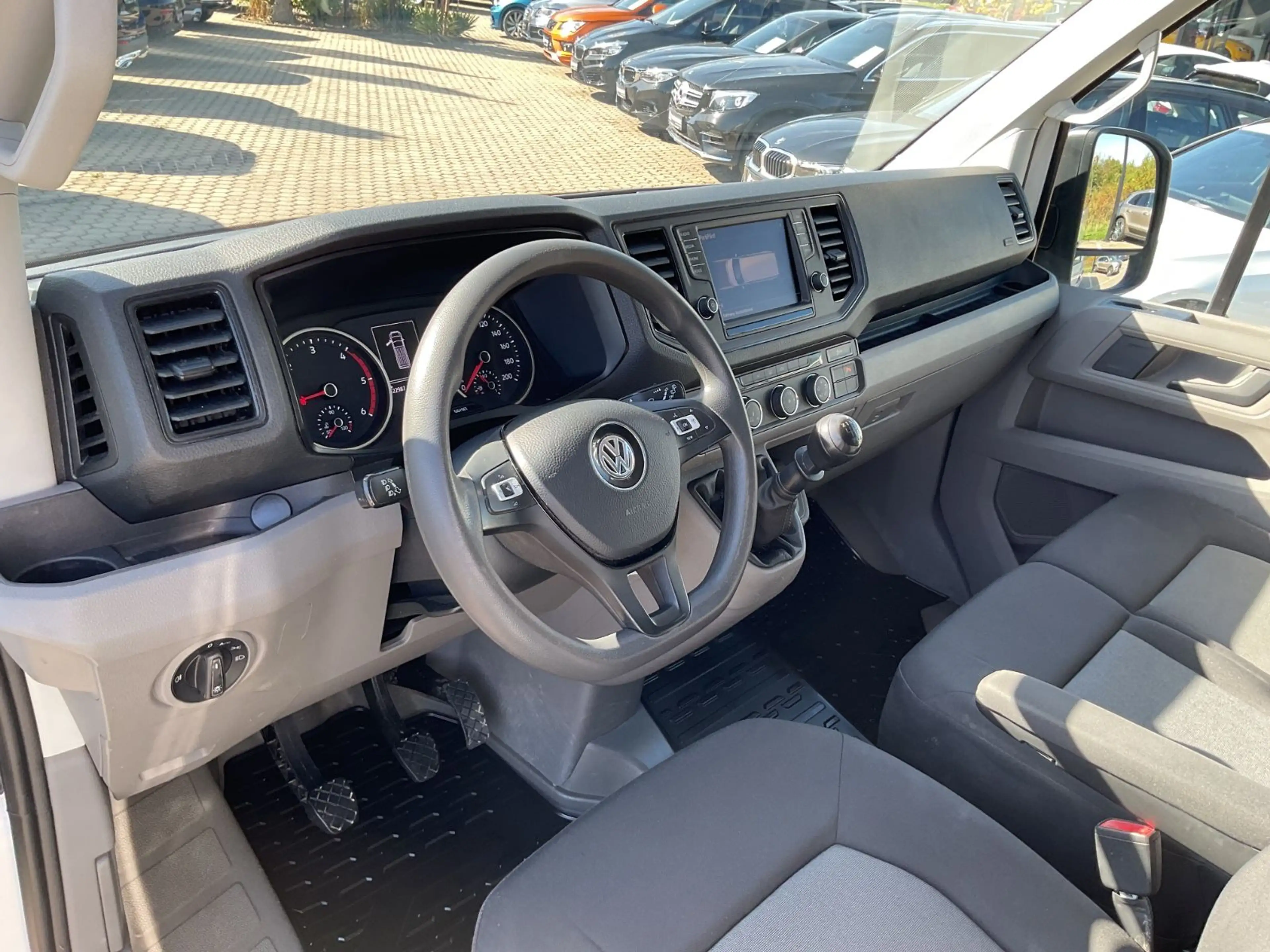 Volkswagen Crafter PLUS 35 mittel AHK LED Navi 7-Sitzer — photo 8