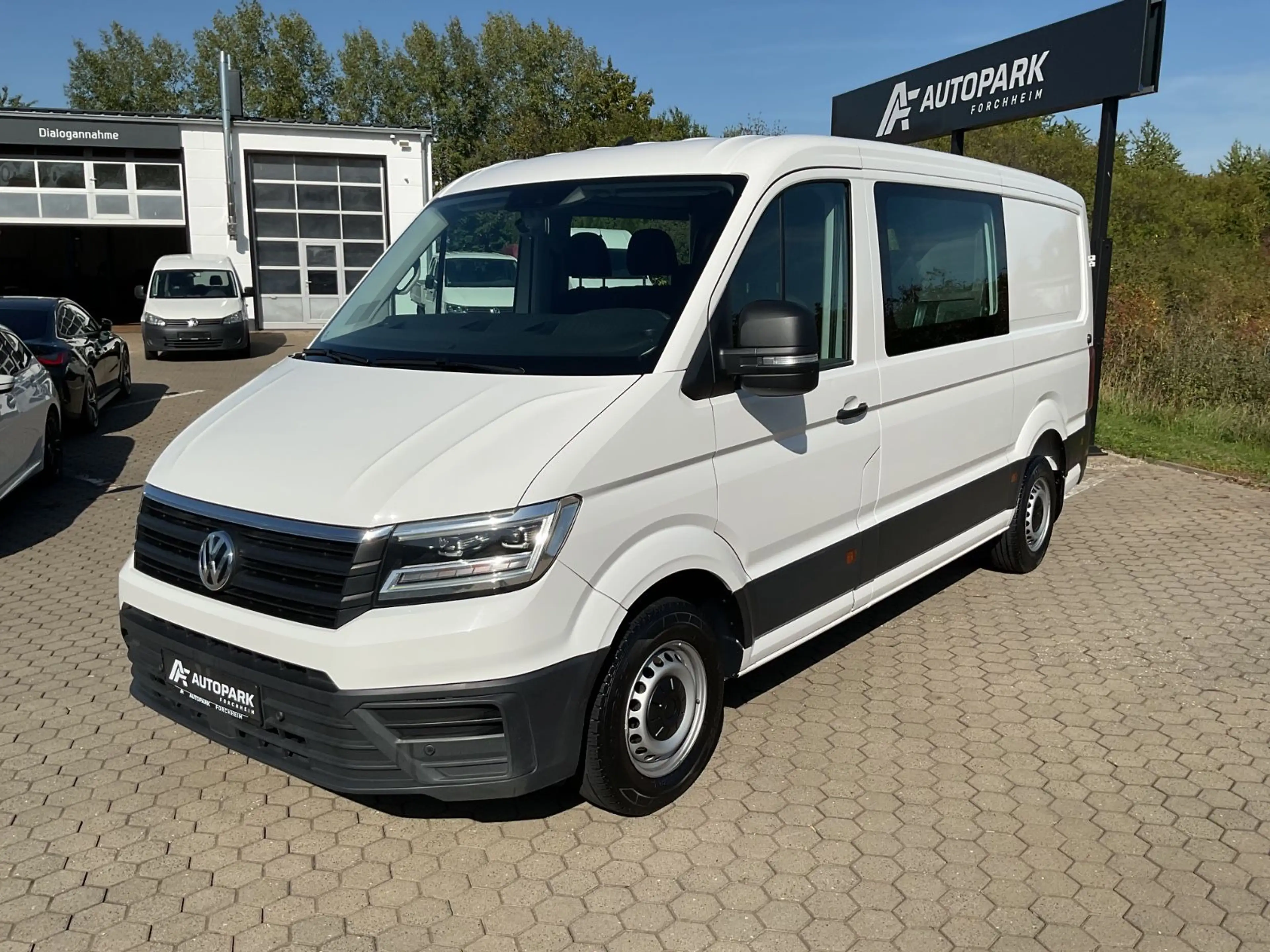 Volkswagen Crafter PLUS 35 mittel AHK LED Navi 7-Sitzer