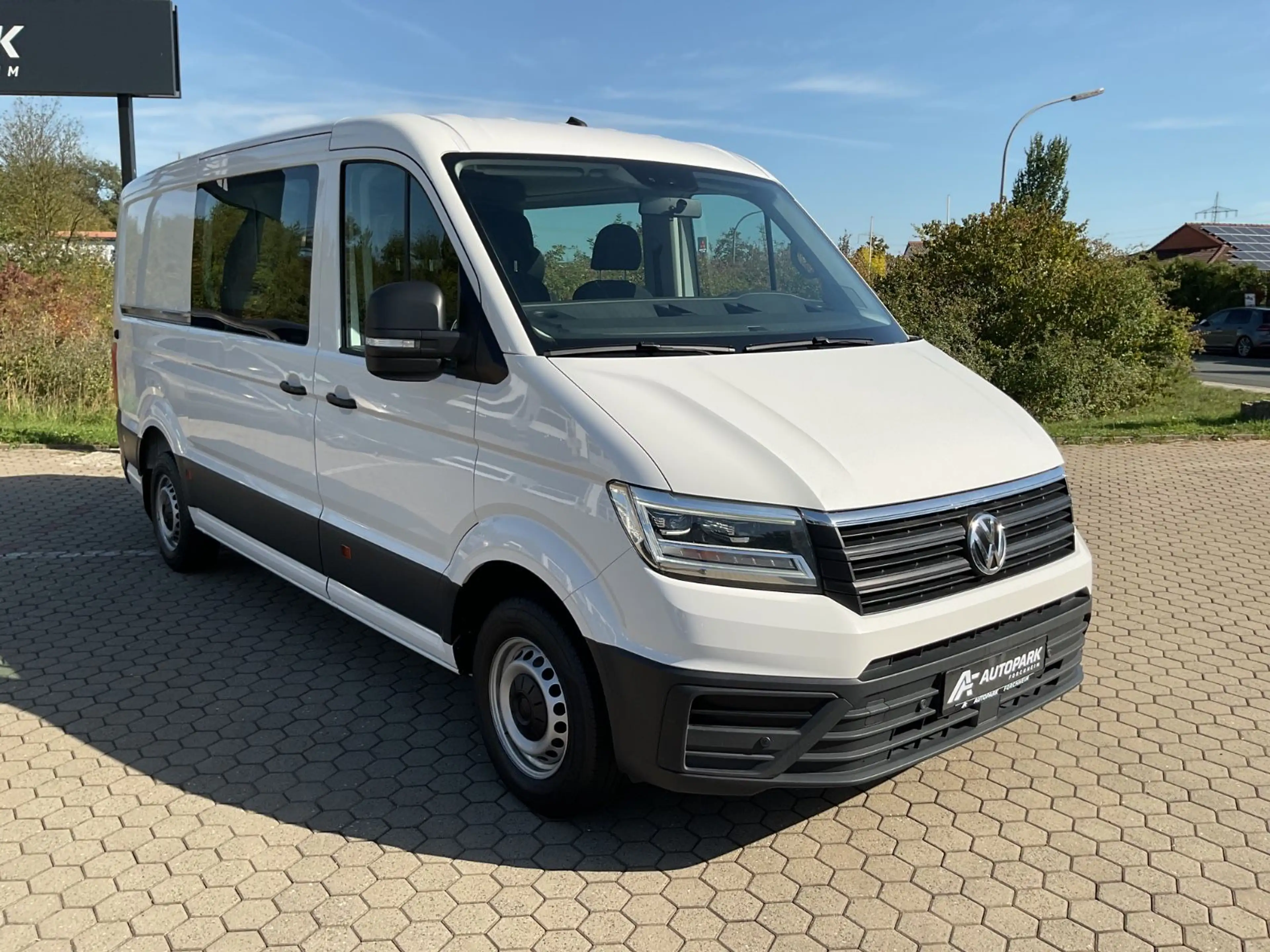 Volkswagen Crafter PLUS 35 mittel AHK LED Navi 7-Sitzer — photo 3