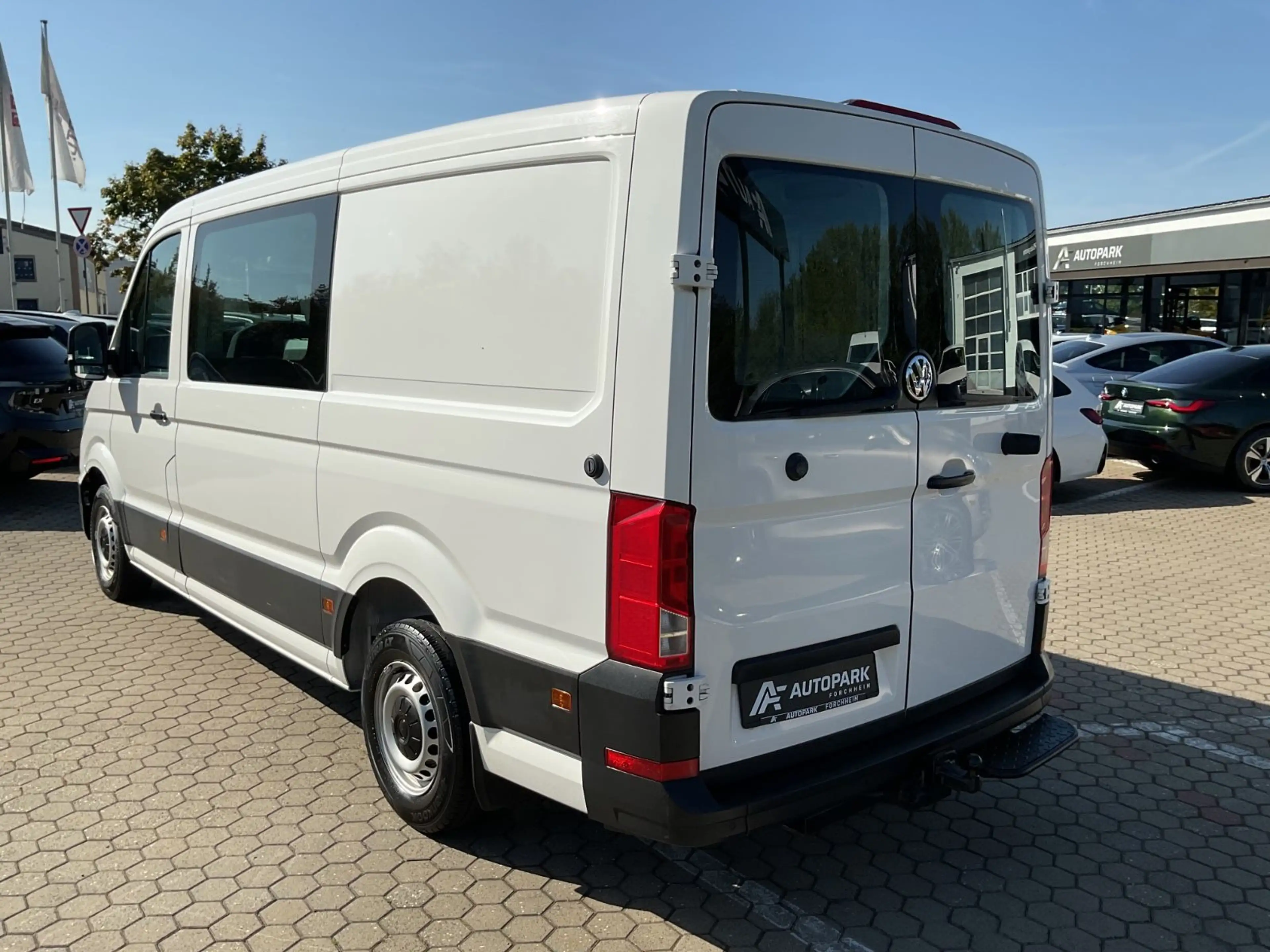 Volkswagen Crafter PLUS 35 mittel AHK LED Navi 7-Sitzer — photo 6