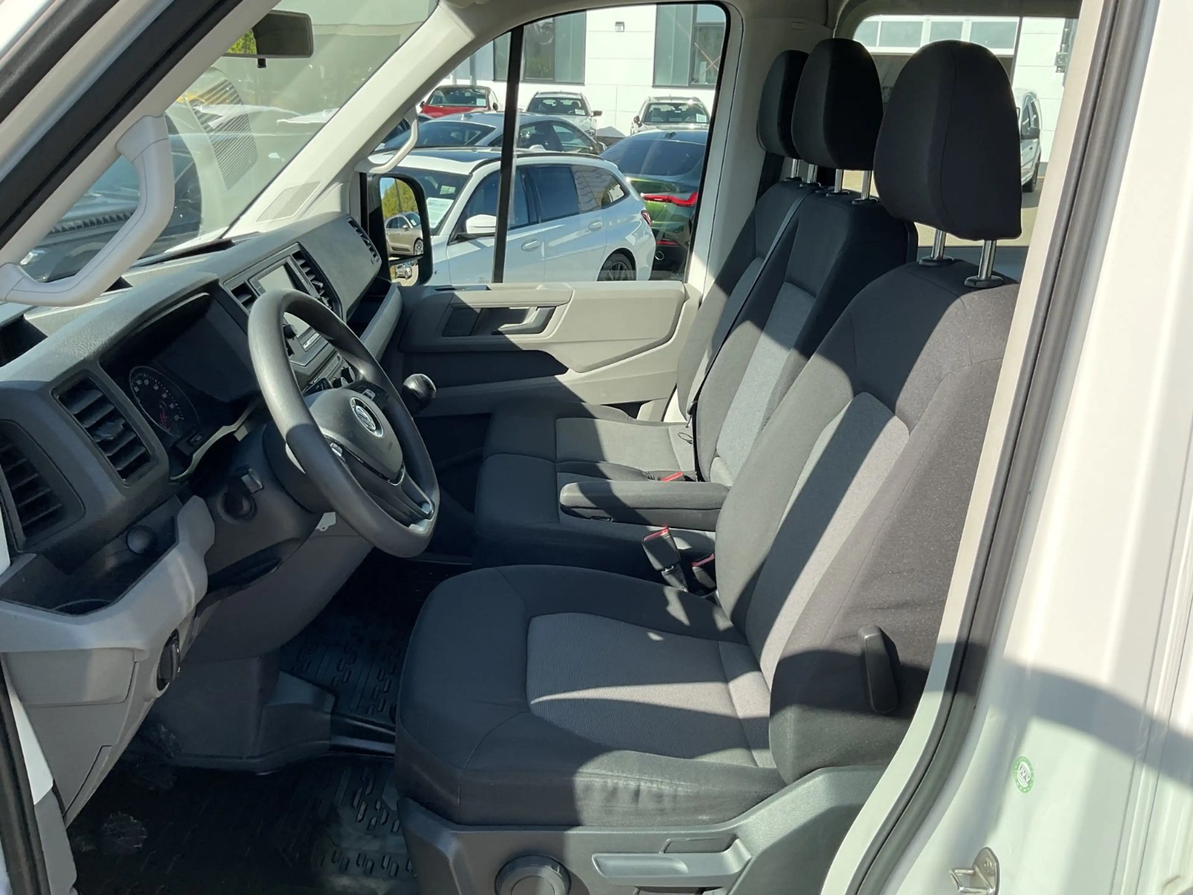 Volkswagen Crafter PLUS 35 mittel AHK LED Navi 7-Sitzer — photo 7