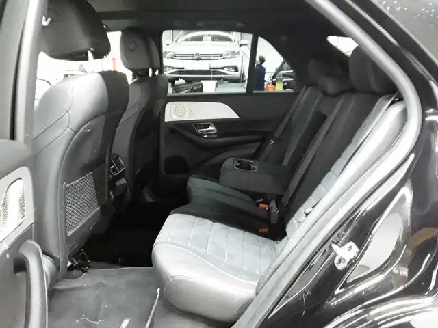 Mercedes-Benz Gle view 13