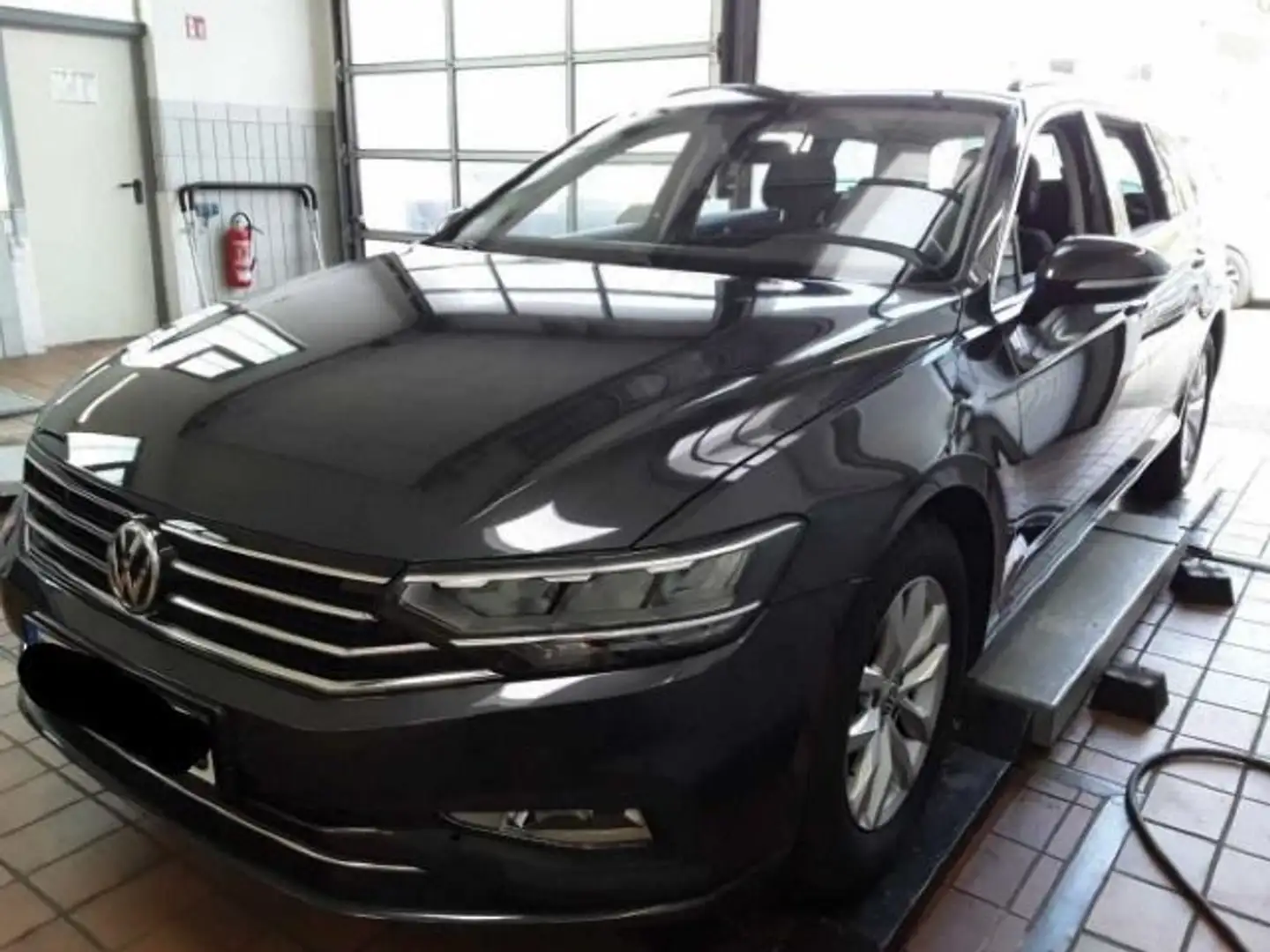 Volkswagen Passat Variant 1.5 TSI Business Navi*AHK*El.Heck Grau - 2