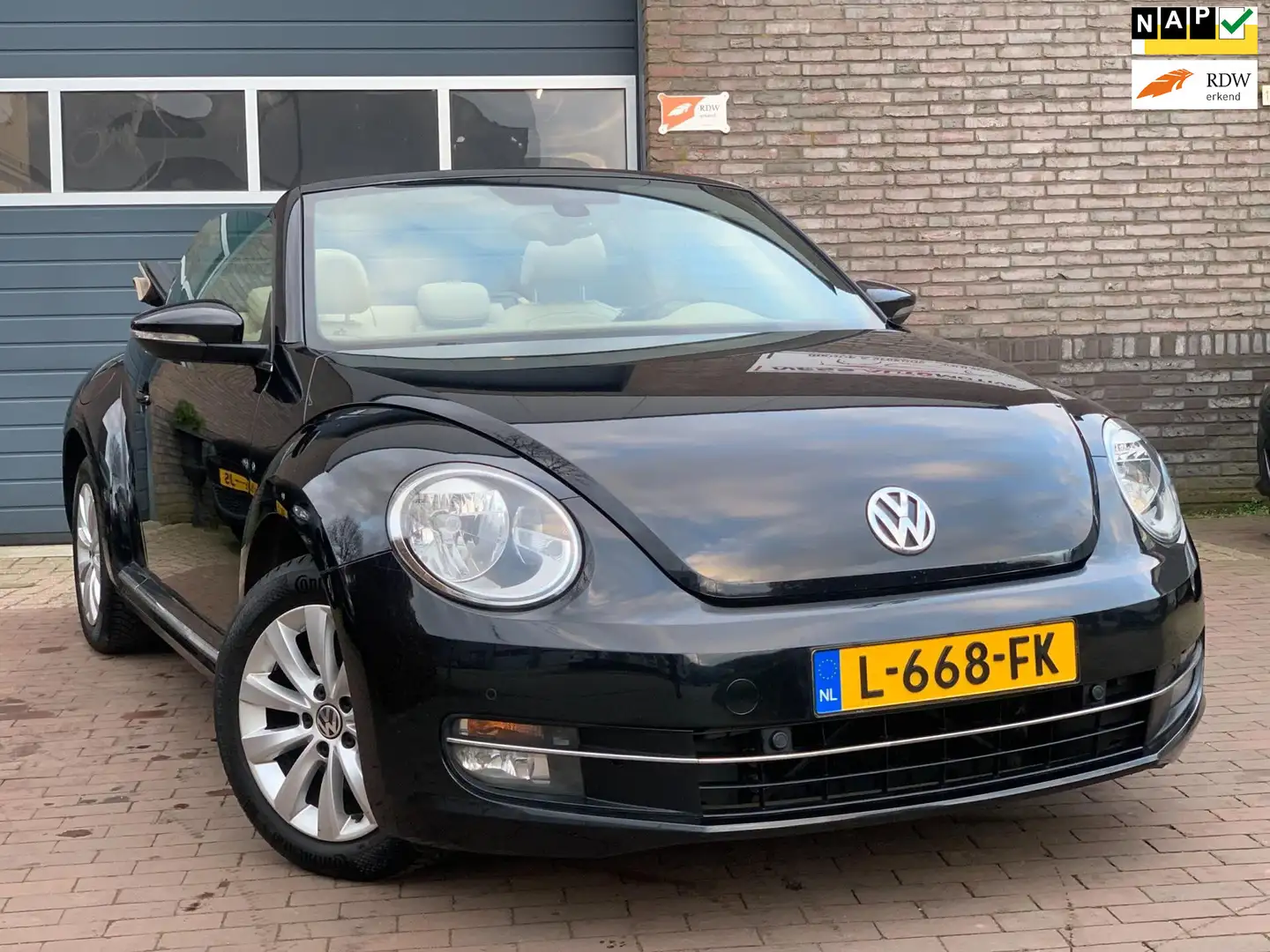 Volkswagen Beetle Cabriolet 1.2 TSI Design BlueMotion|Navi.|Leder Schwarz - 1