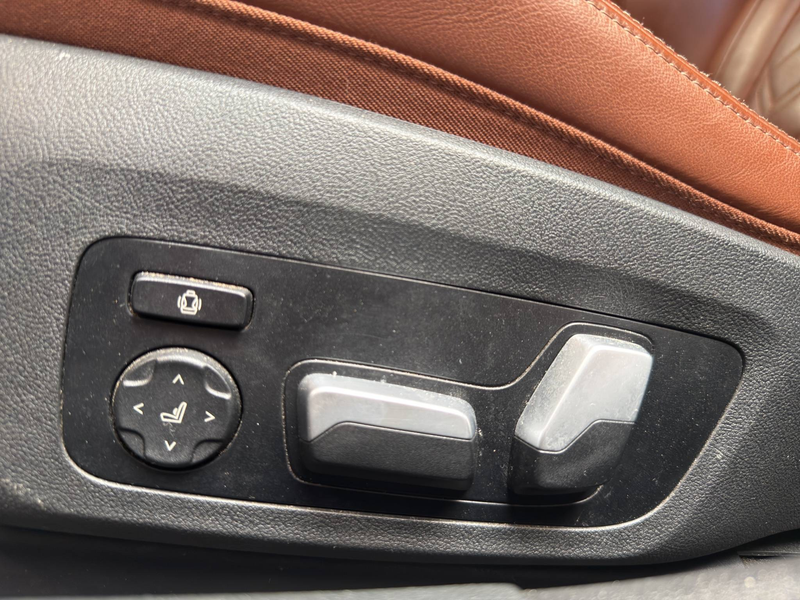 BMW 330 Touring 330eAS PHEV 50 jahre led pdc camera headup trekhaak pano btw... — photo 18